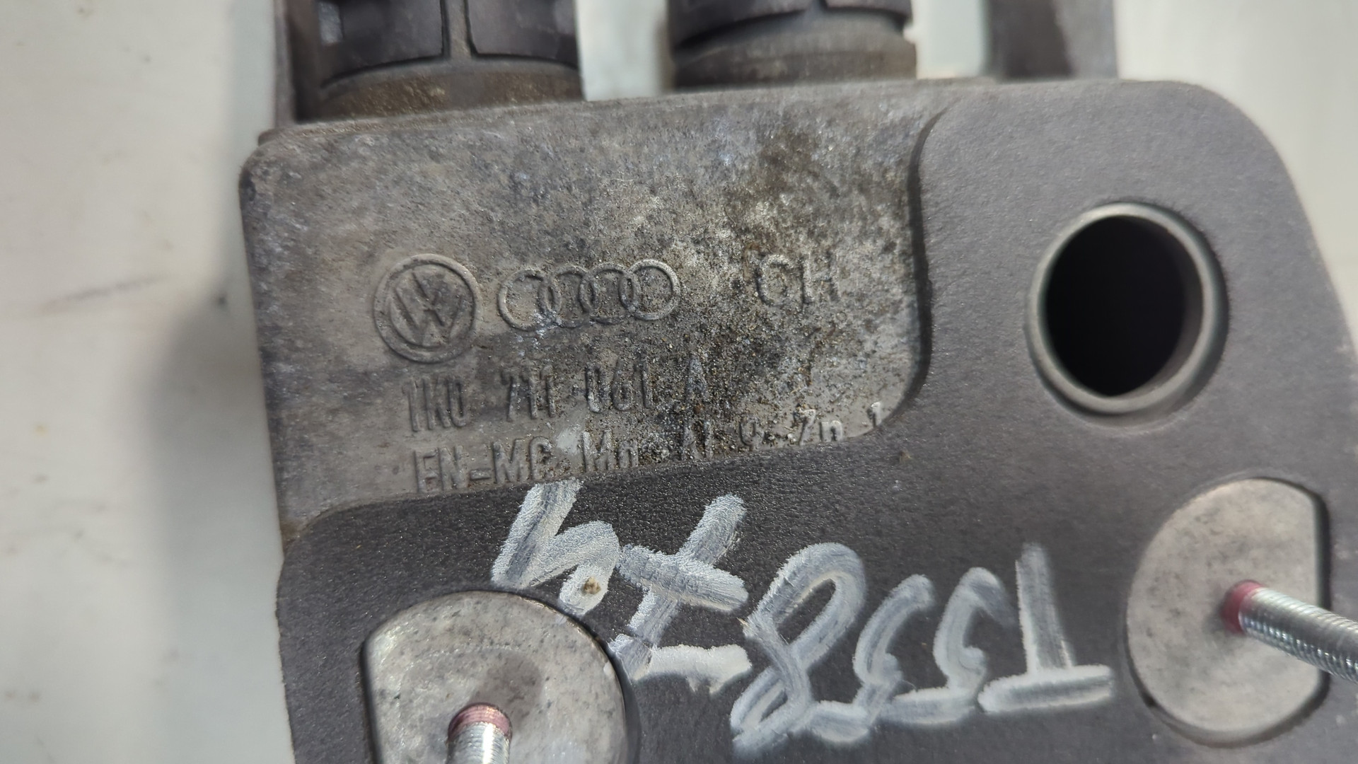 Кулиса МКПП / АКПП