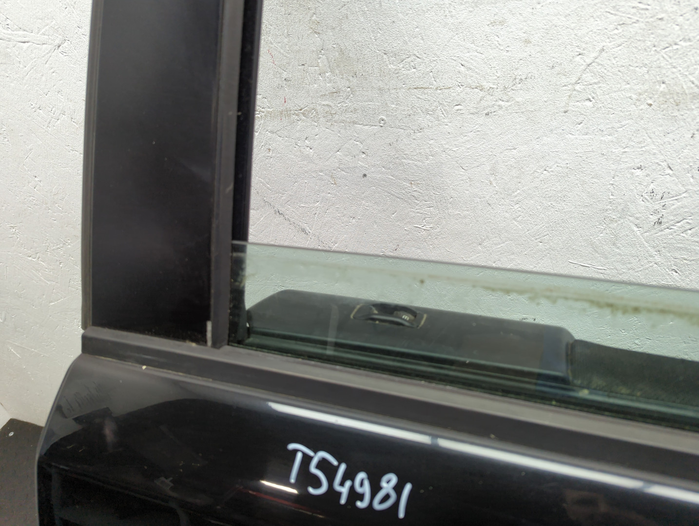 Дверь задняя левая