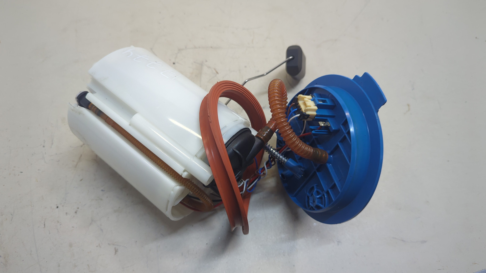 Насос топливный электрический