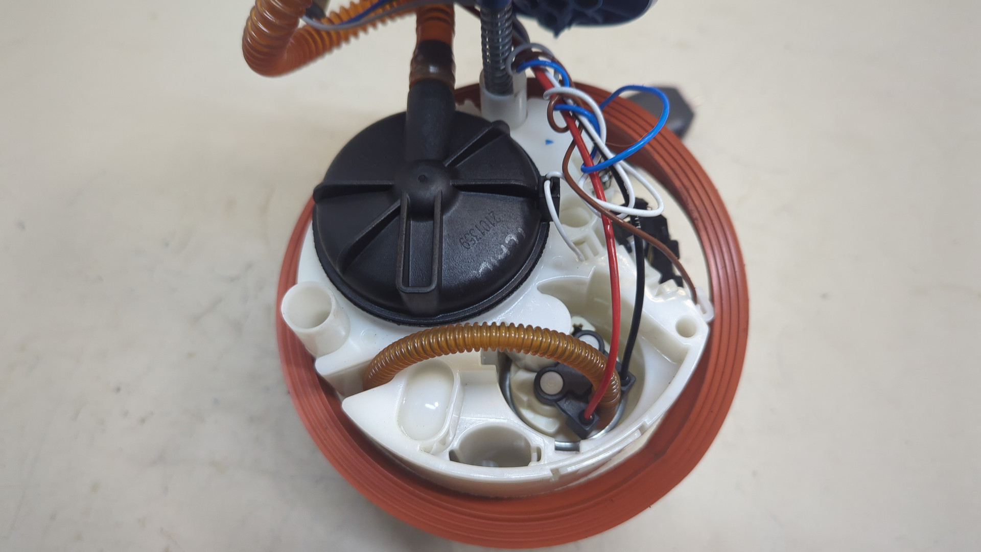 Насос топливный электрический