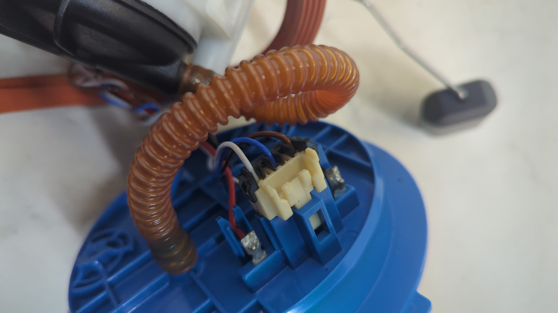 Насос топливный электрический