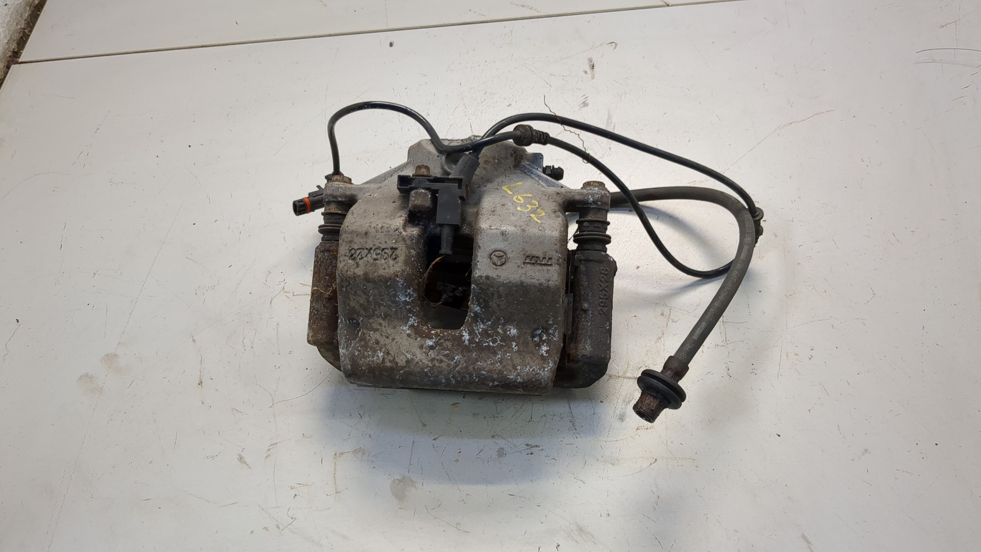 Суппорт передний правый