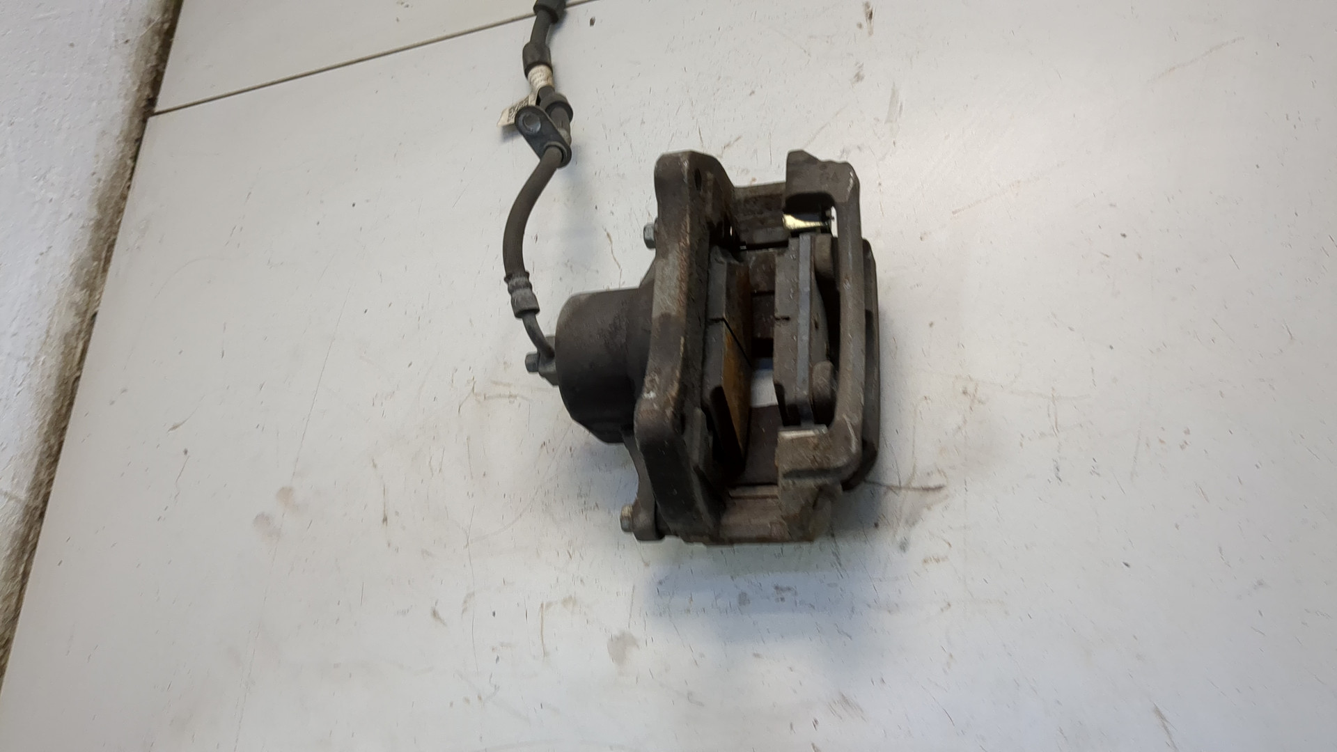 Суппорт передний правый