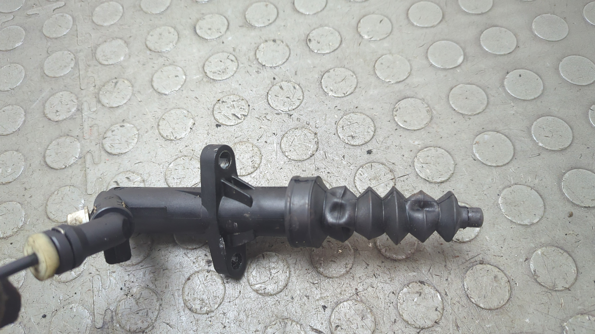 Цилиндр сцепления рабочий