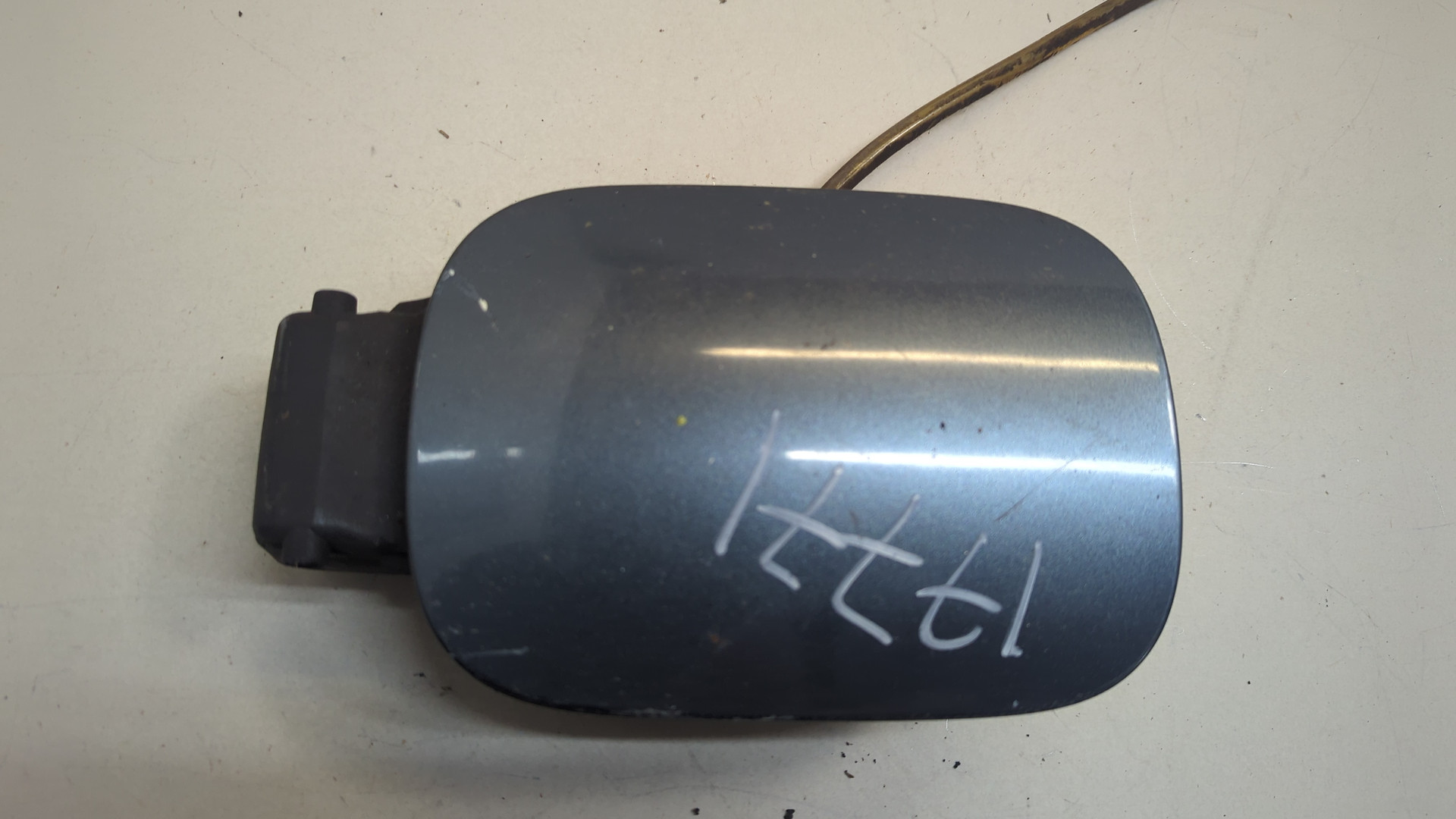 Лючок бензобака