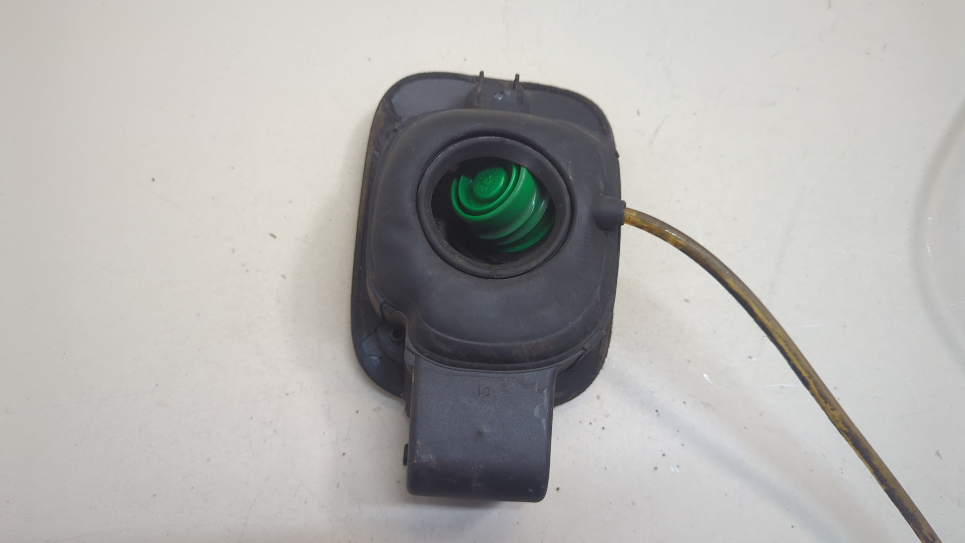 Лючок бензобака