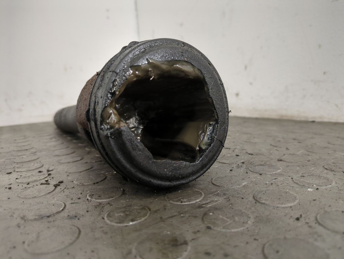 Полуось передняя правая