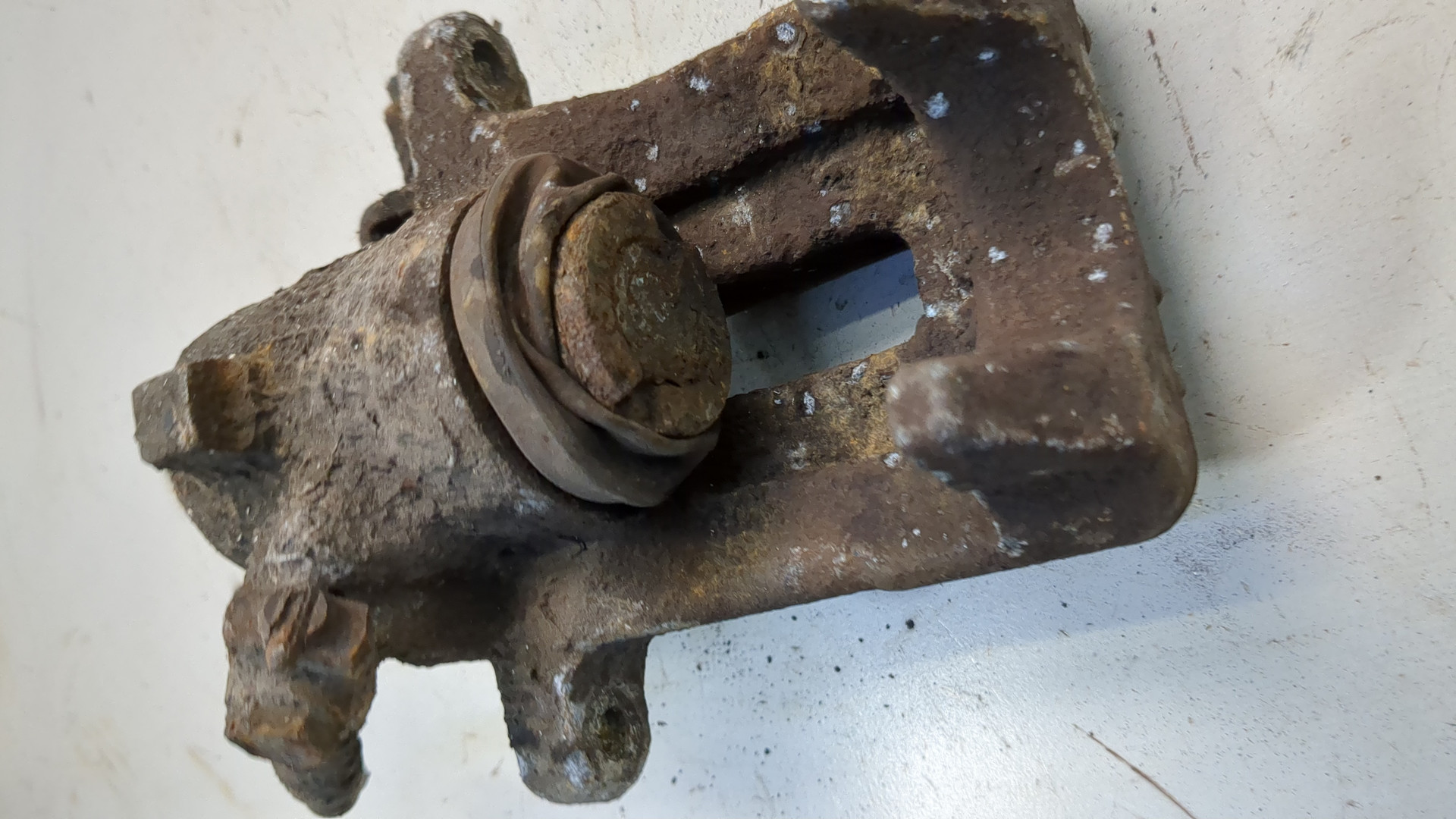 Суппорт задний правый