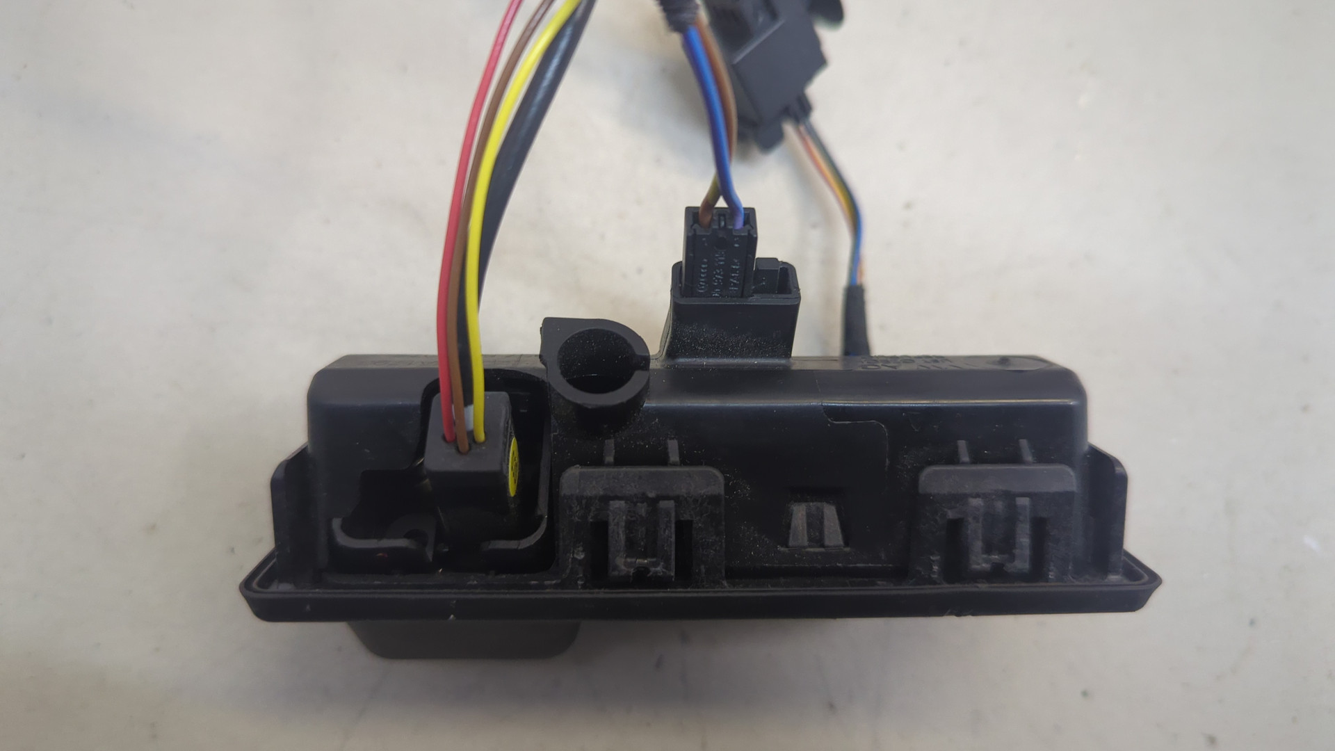 Кнопка открывания багажника