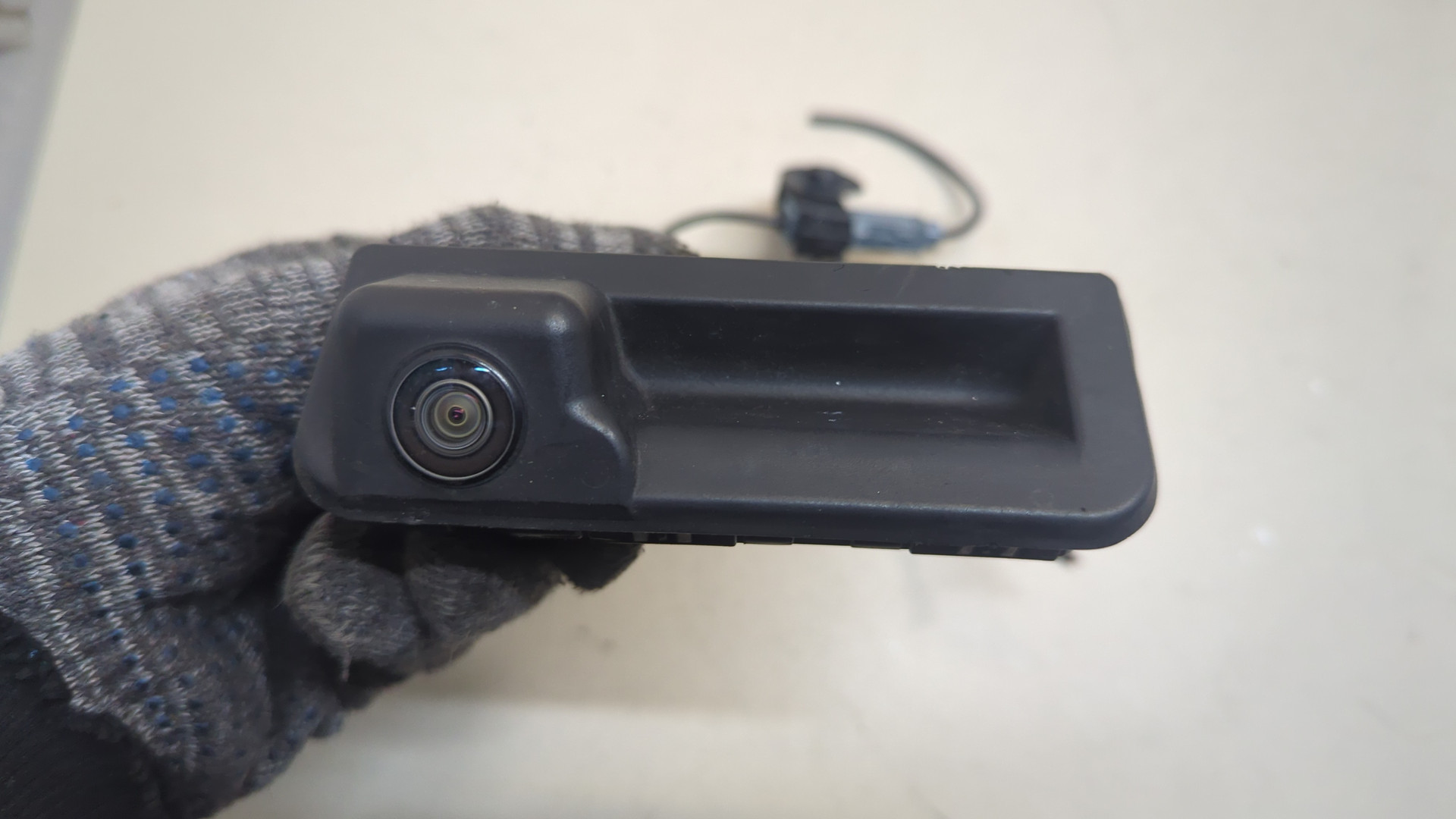 Кнопка открывания багажника