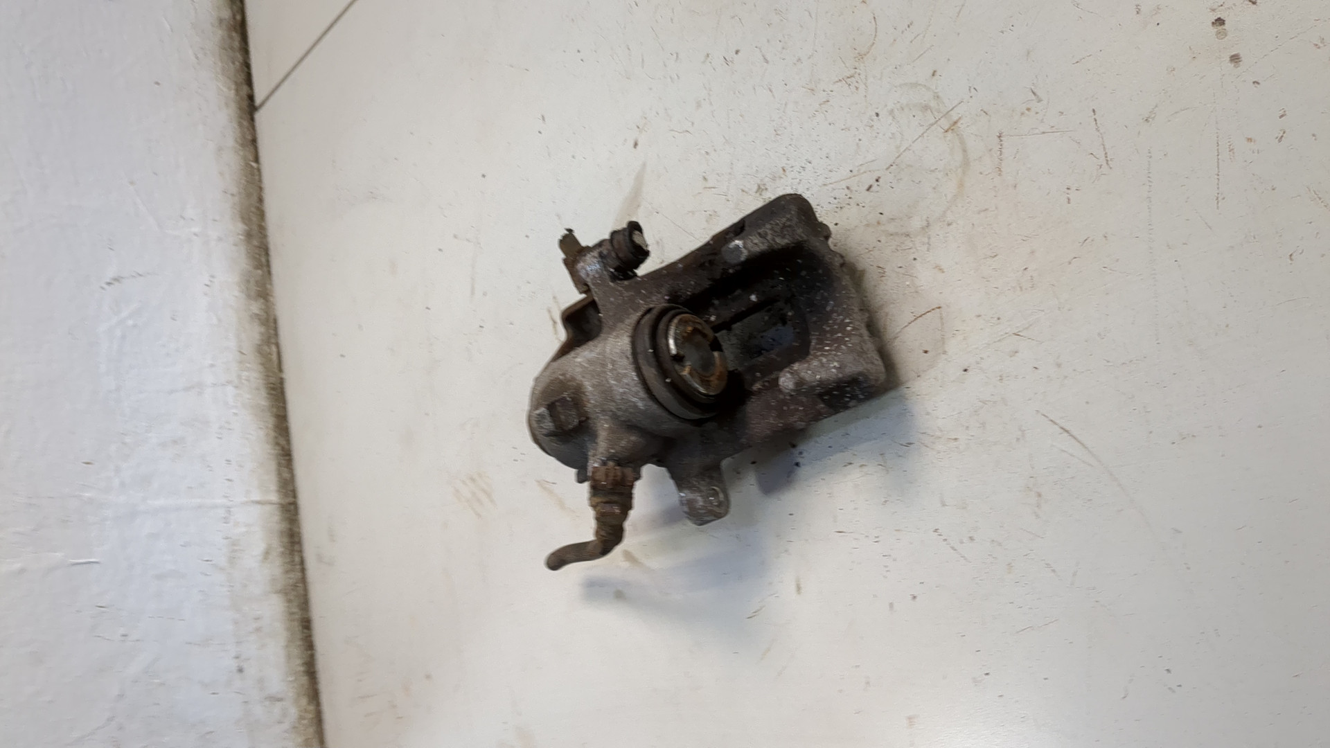 Суппорт задний правый