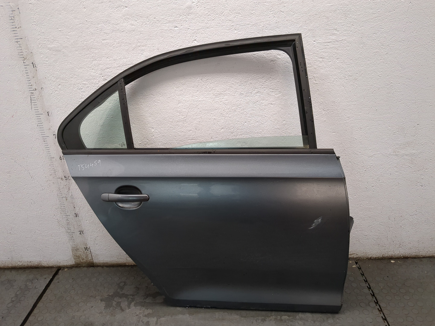 Дверь задняя правая