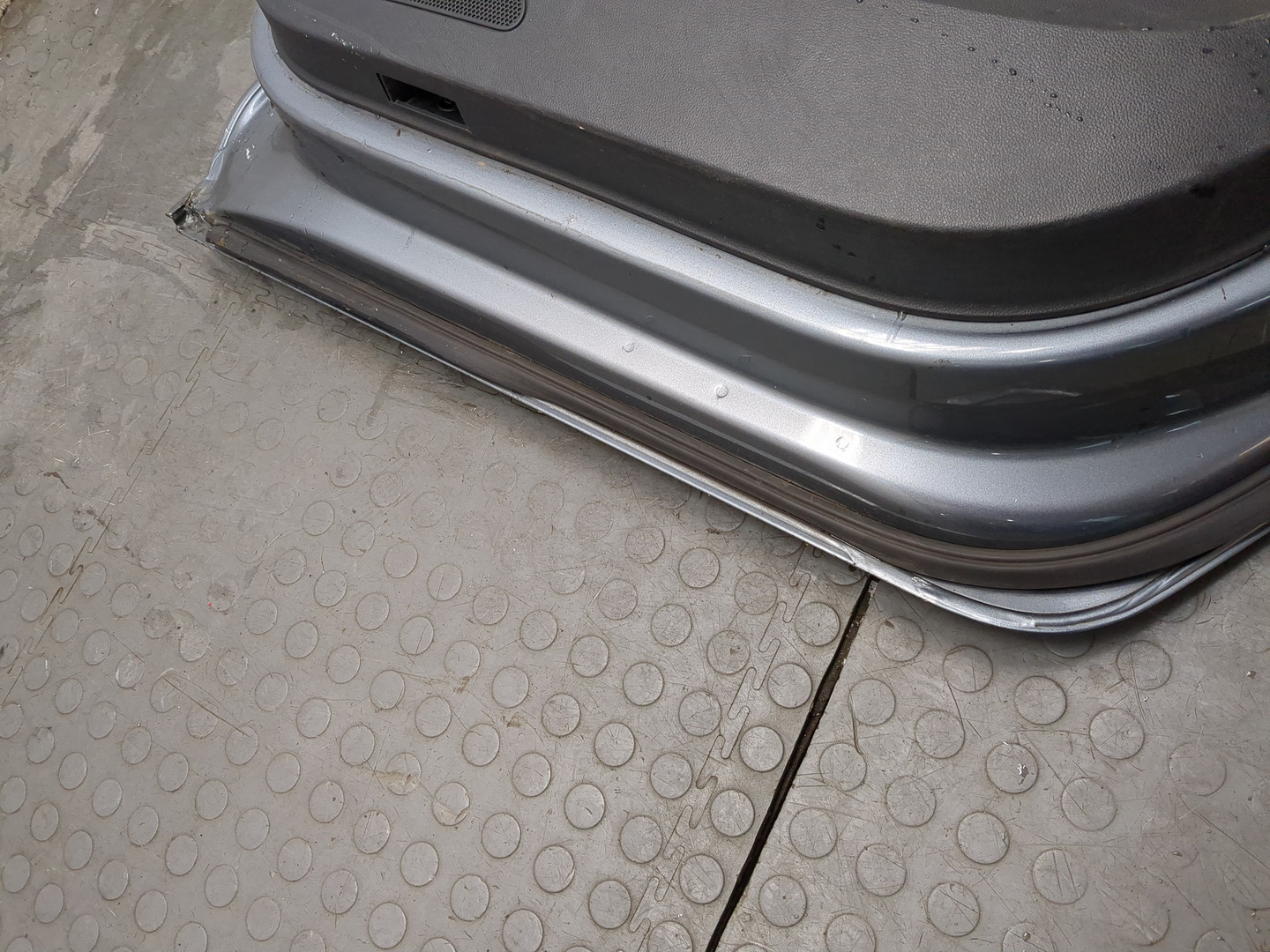 Дверь задняя правая