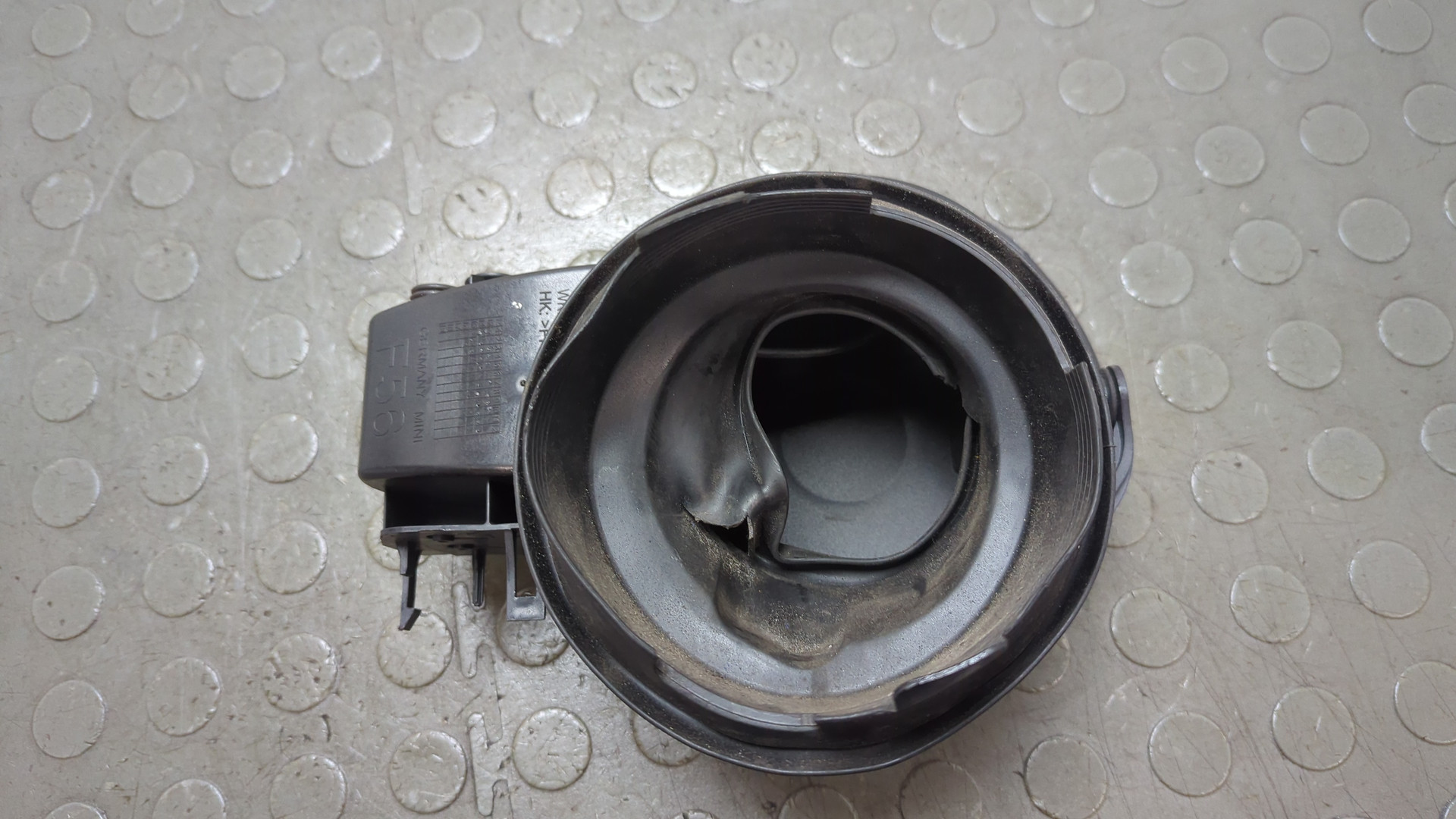 Лючок бензобака