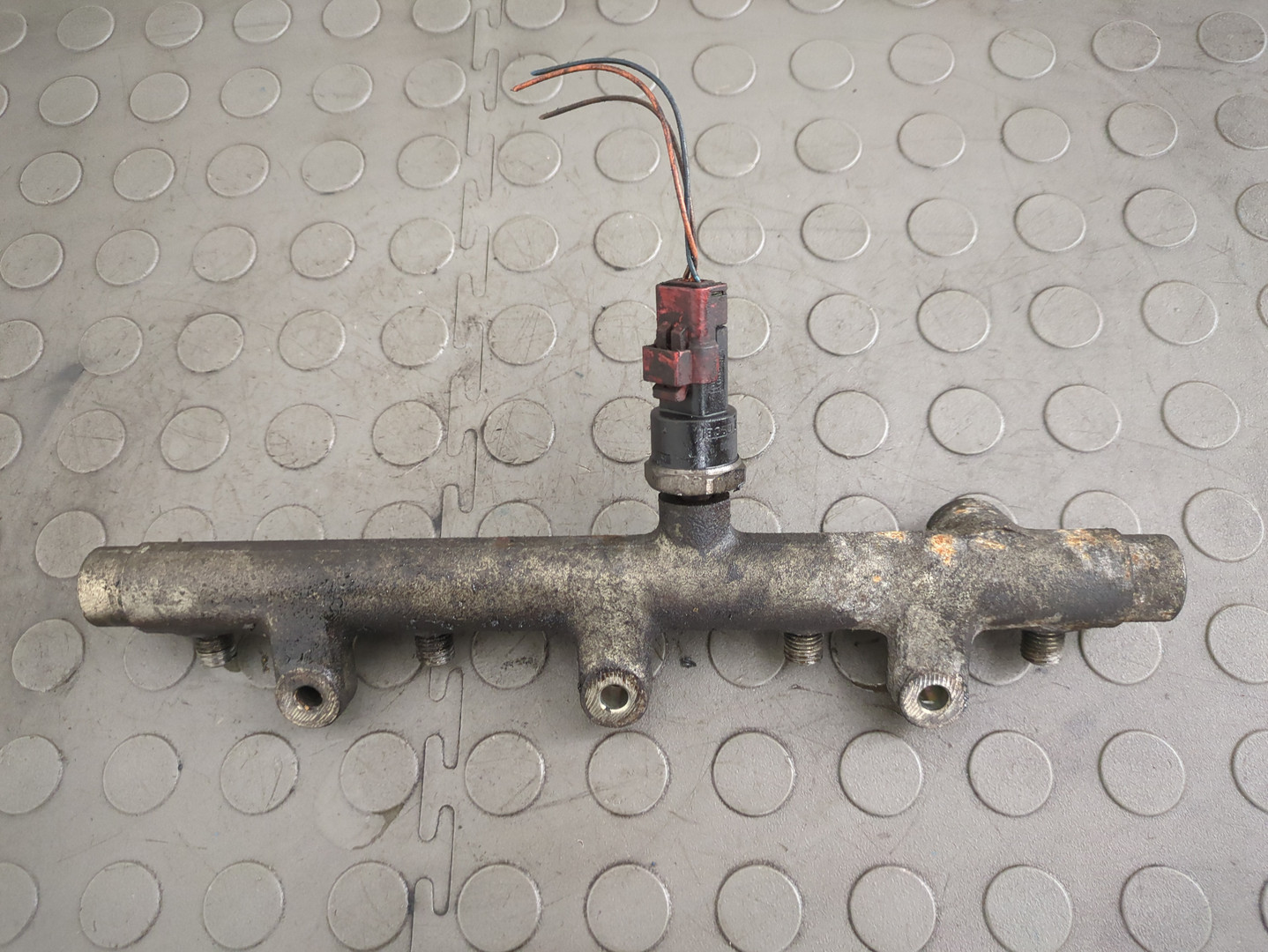 Рейка топливная (рампа)