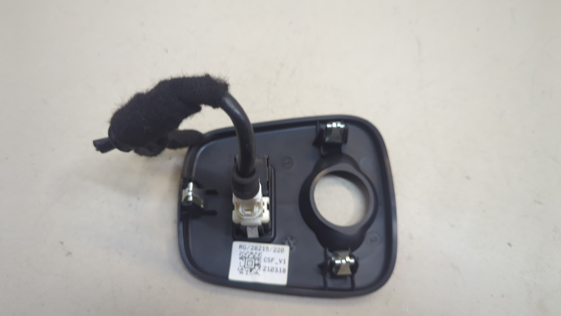 Гнездо AUX / USB IN