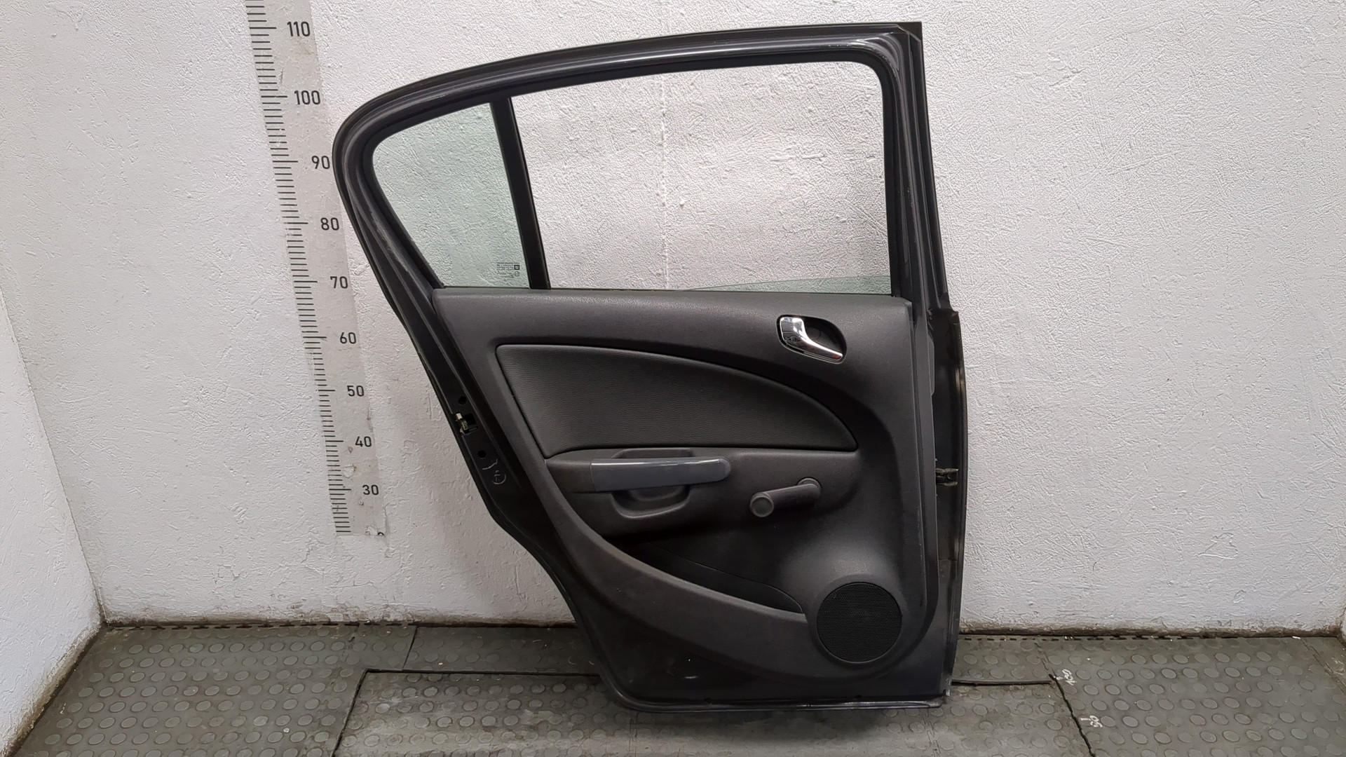 Дверь задняя левая