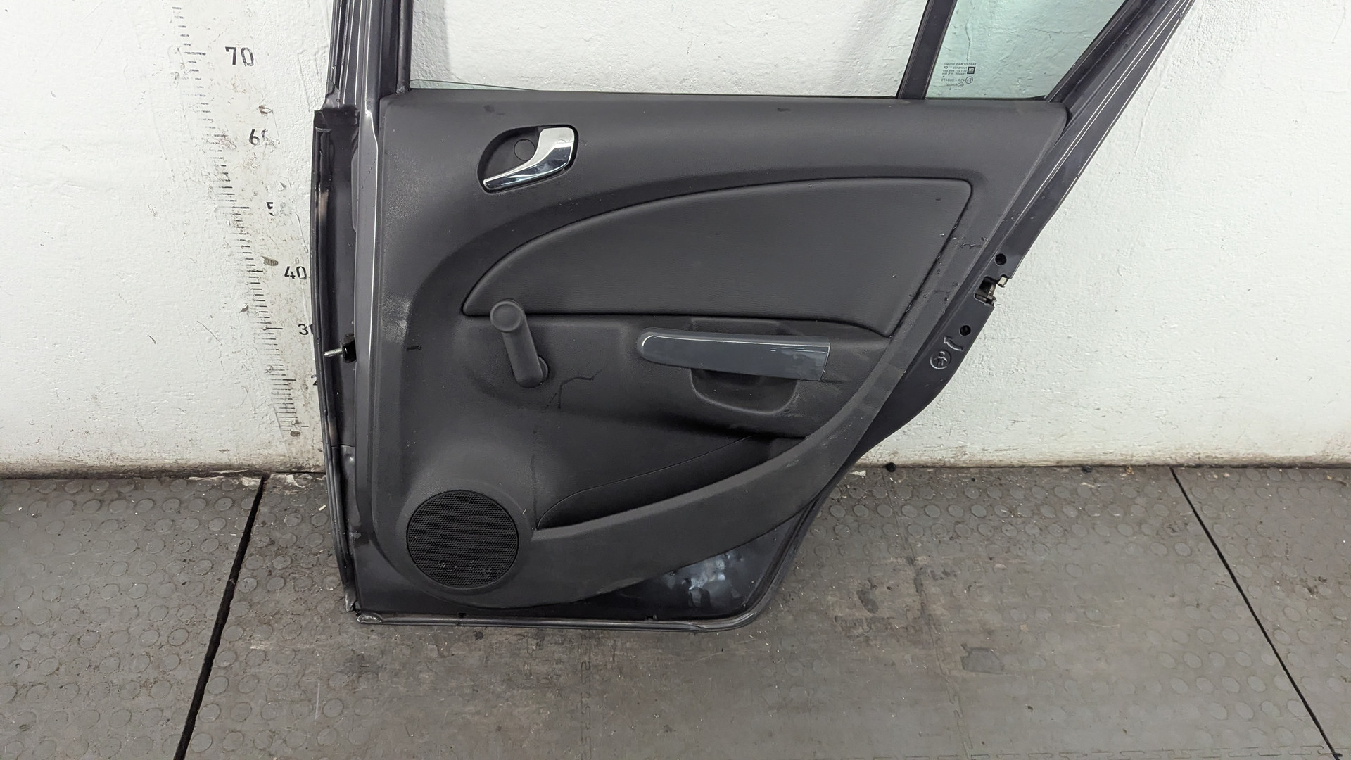 Дверь задняя правая