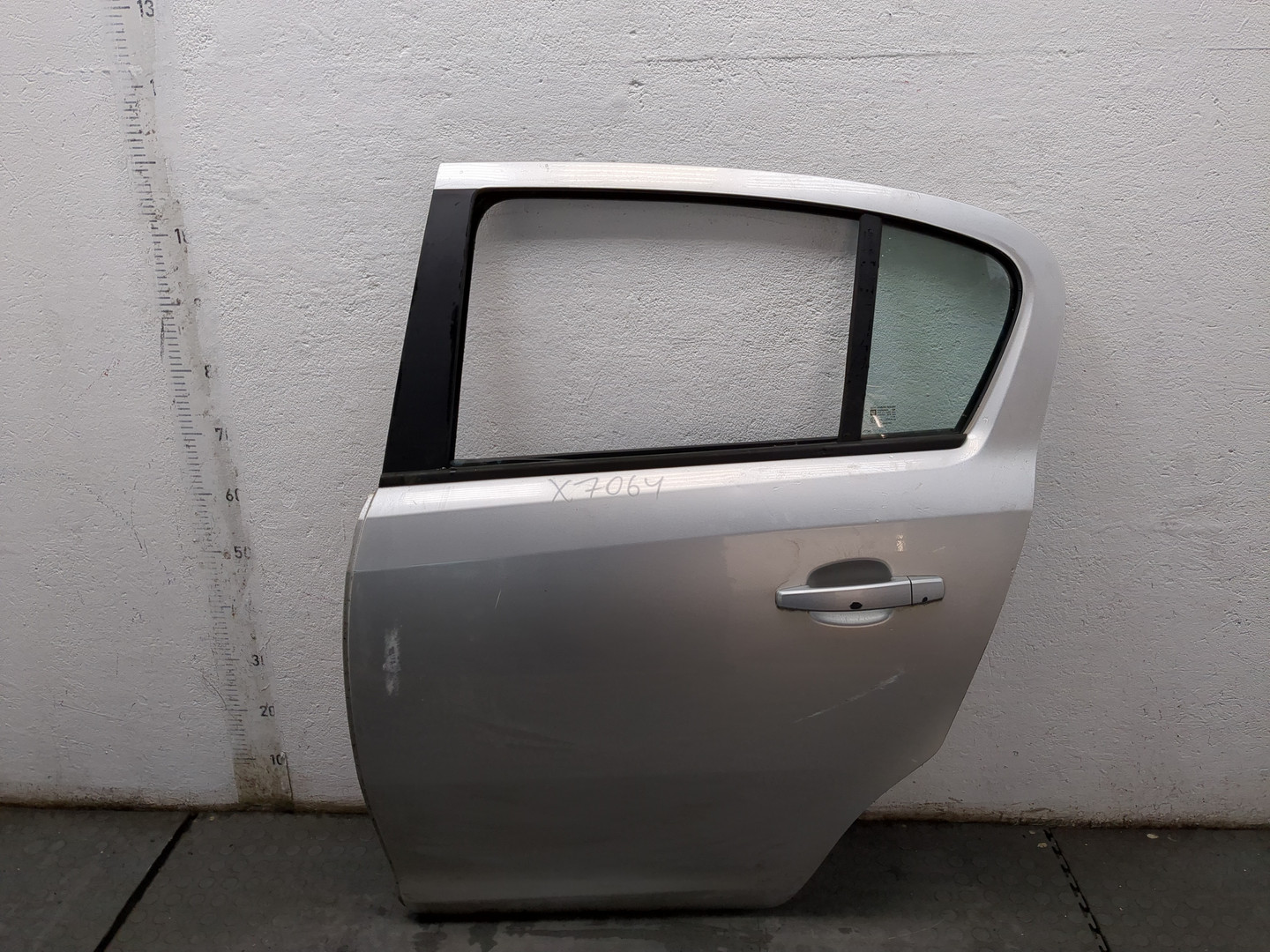 Дверь задняя левая