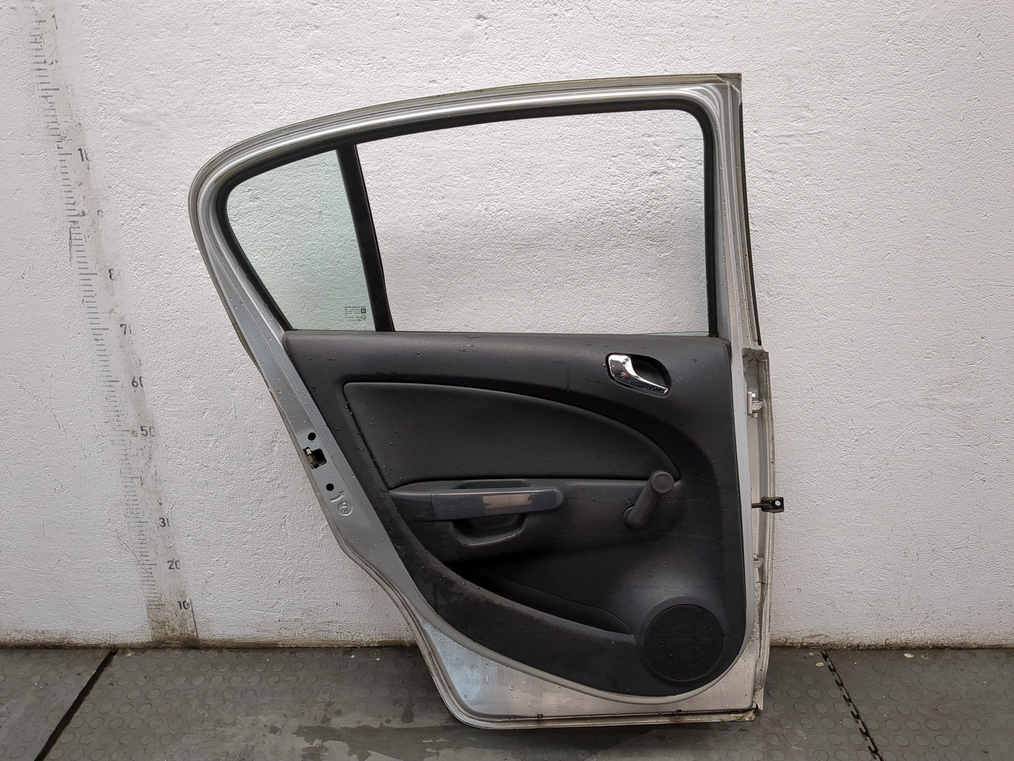 Дверь задняя левая
