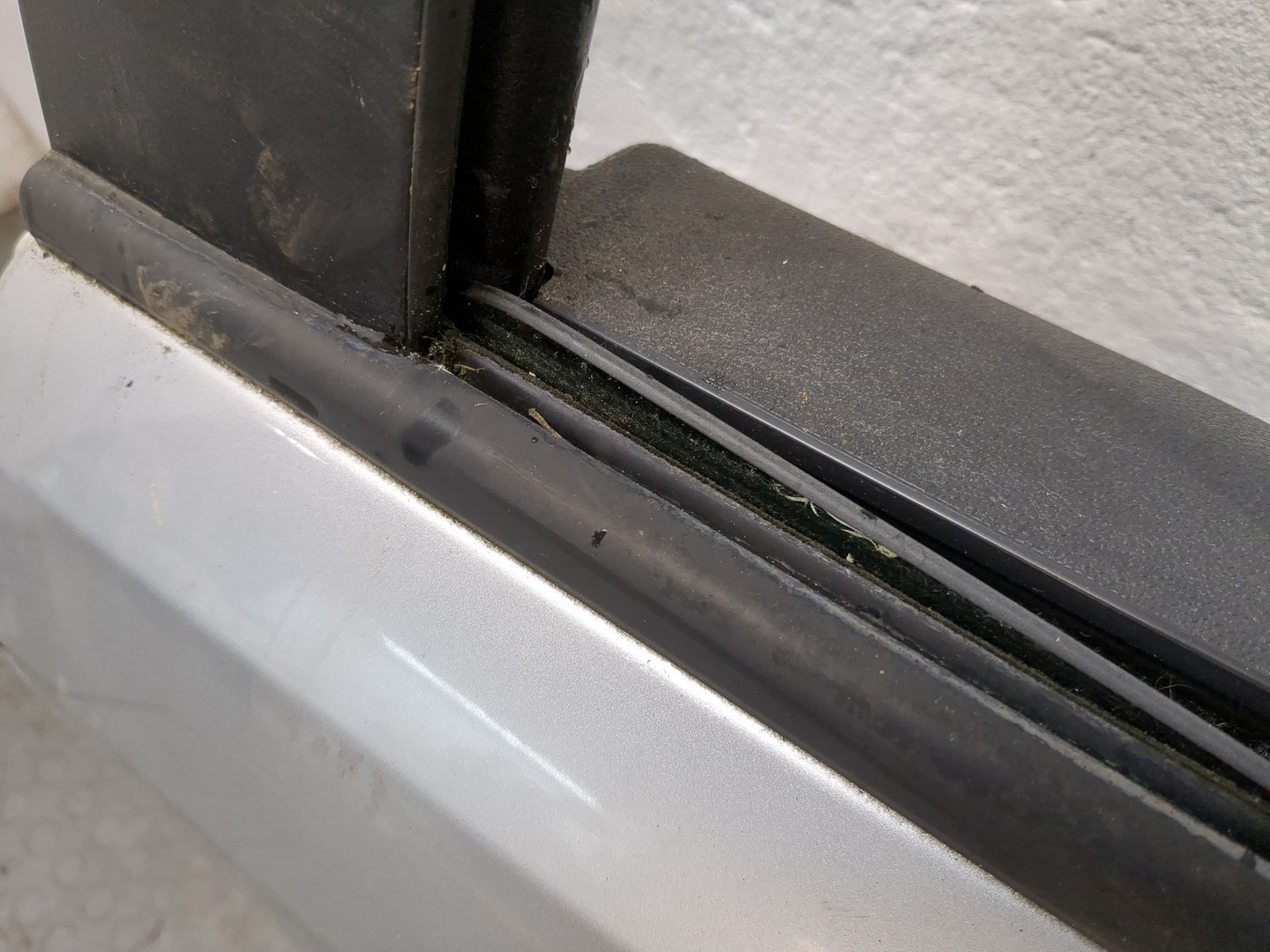 Дверь задняя левая