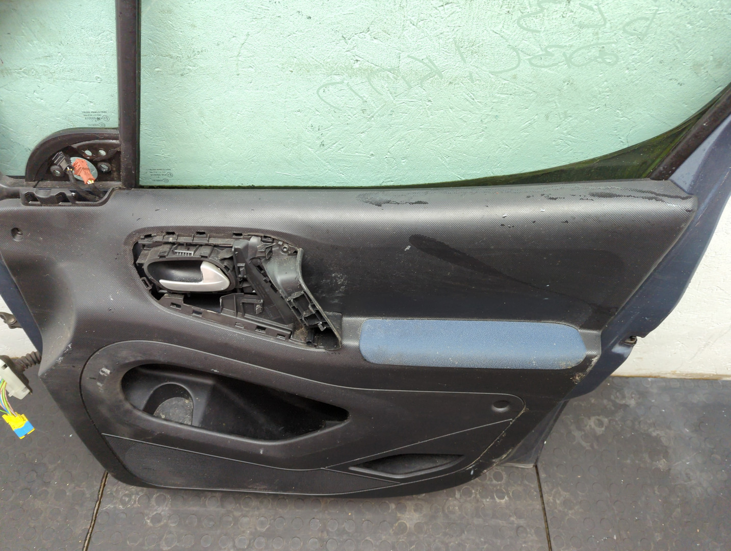 Дверь передняя правая