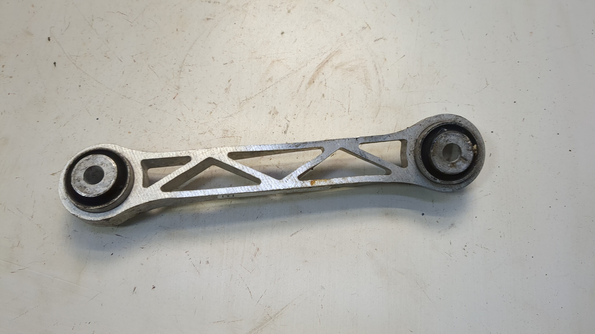 Рычаг задний