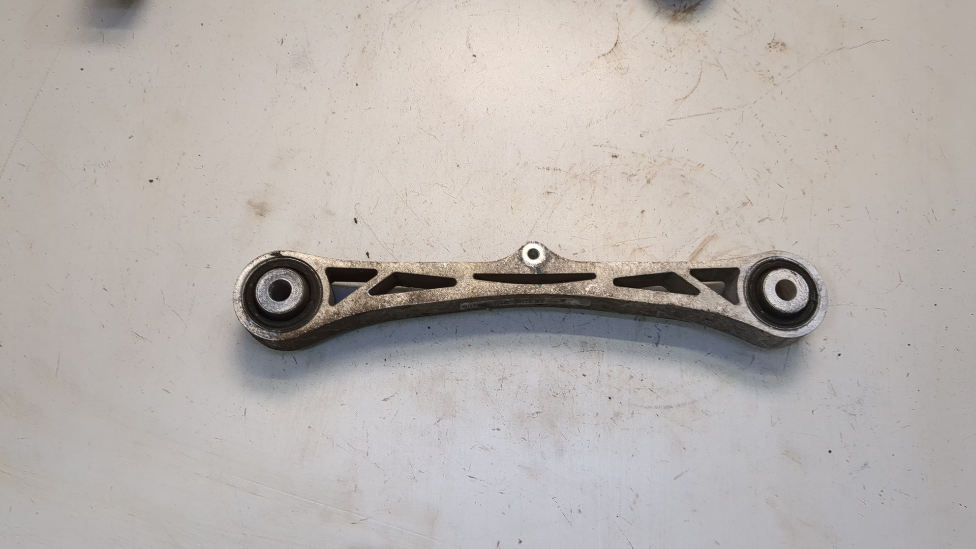 Рычаг задний