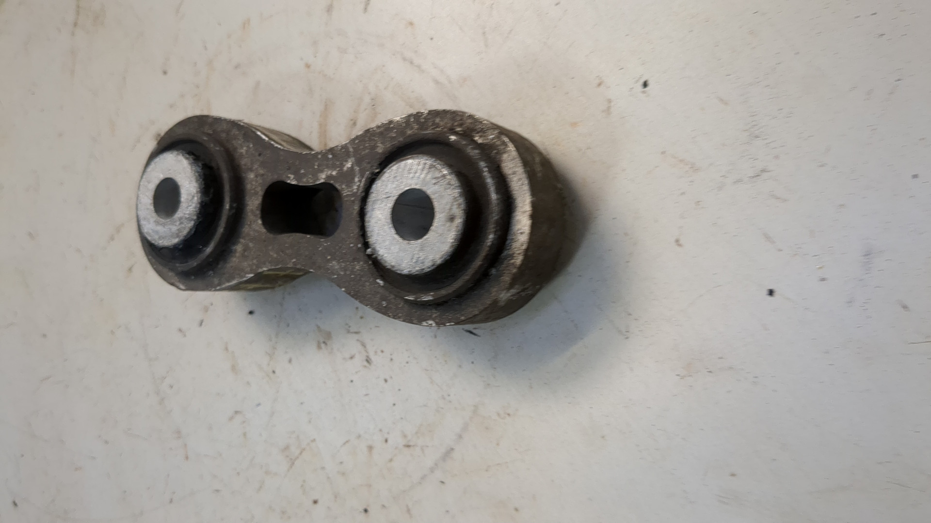 Рычаг задний