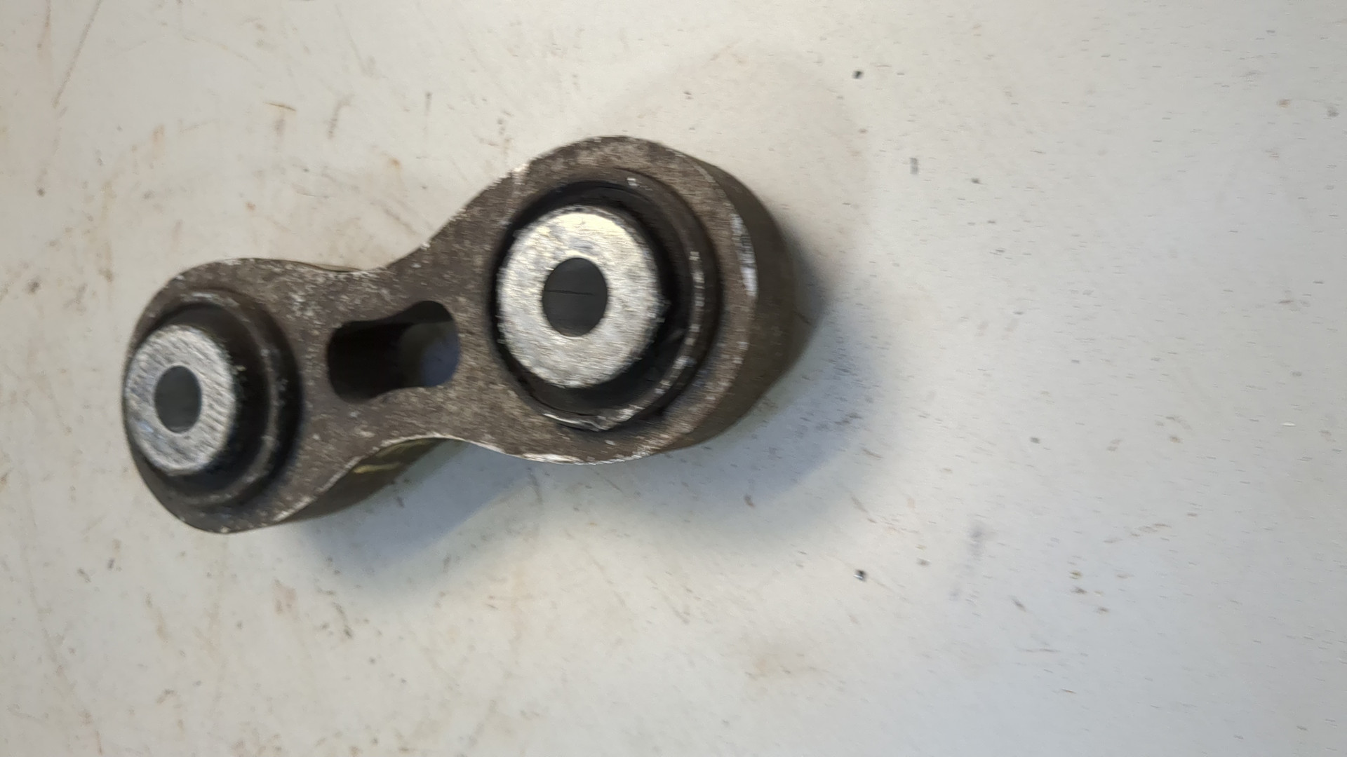 Рычаг задний