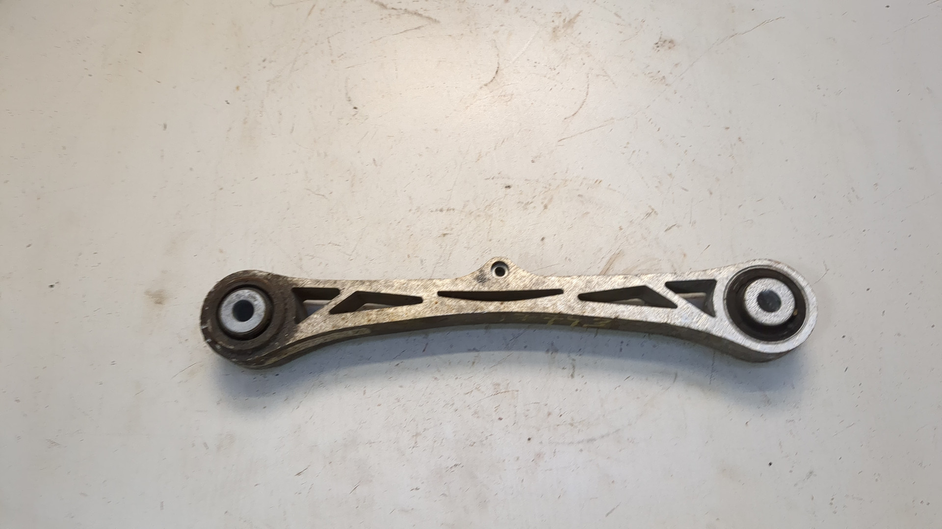 Рычаг задний