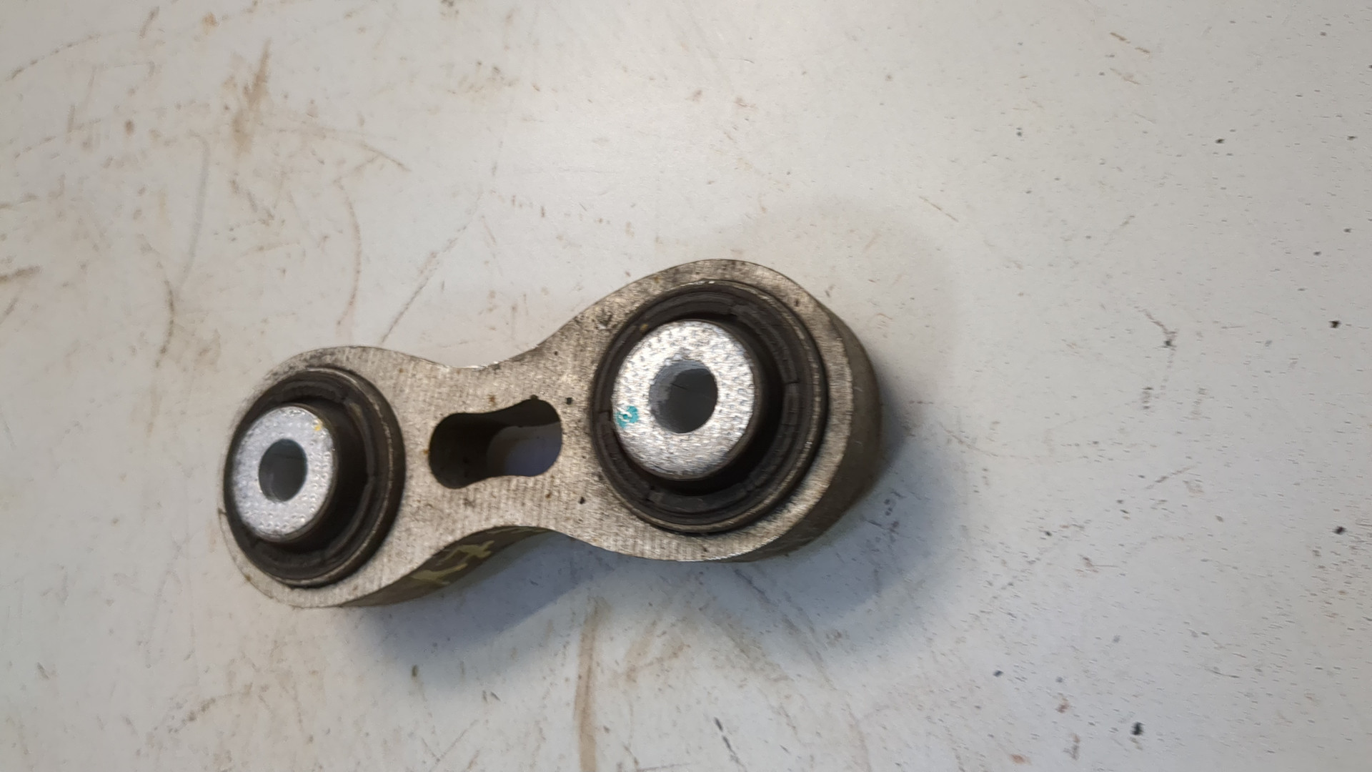 Рычаг задний