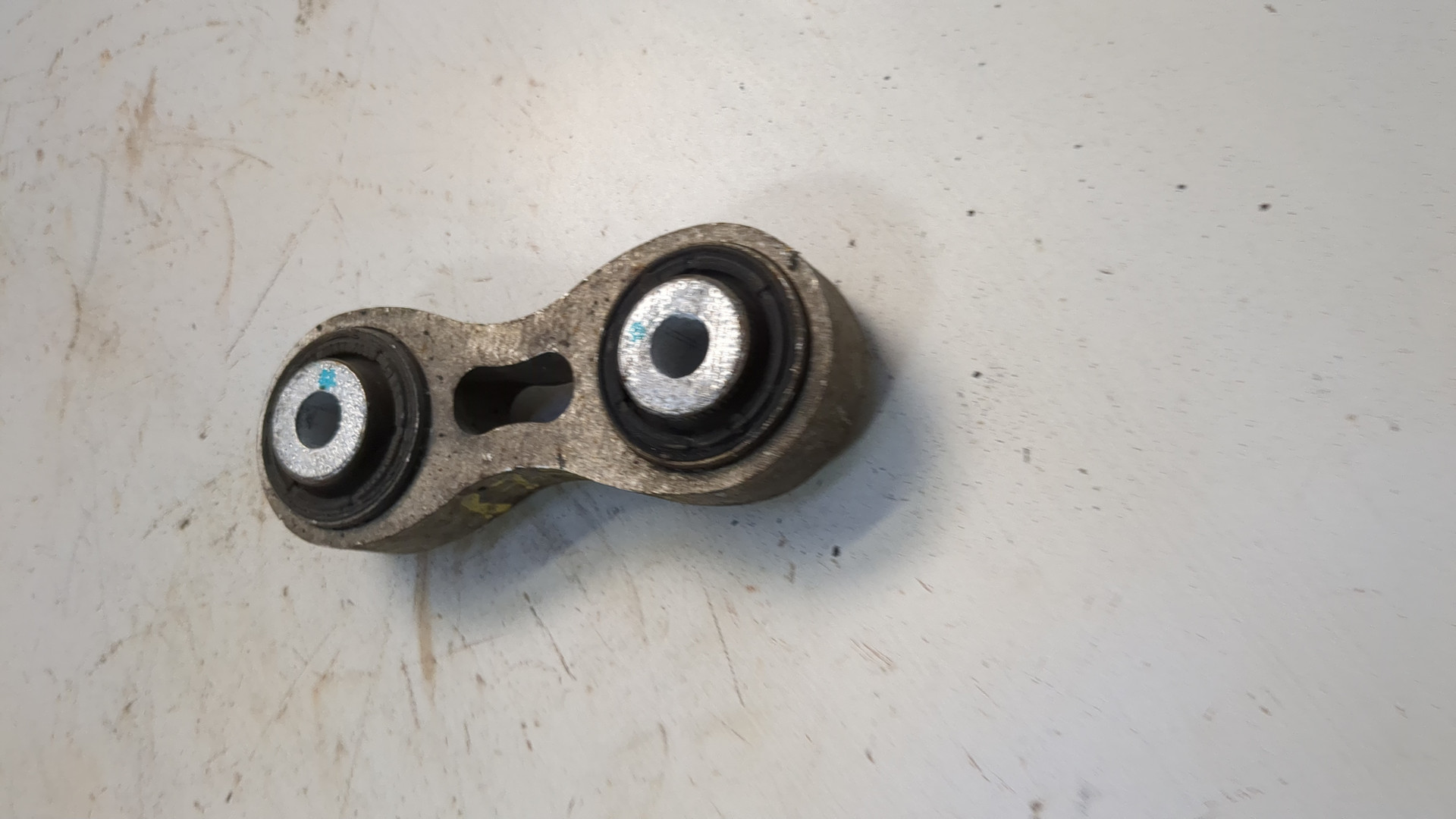 Рычаг задний