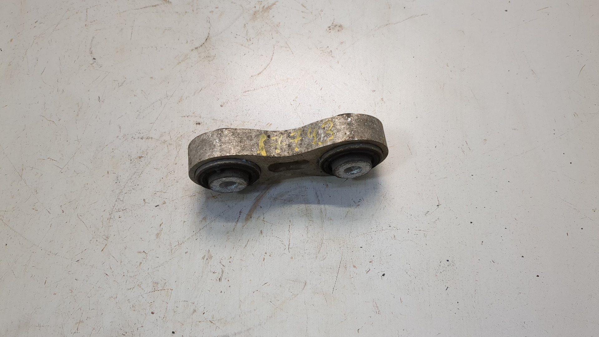 Рычаг задний