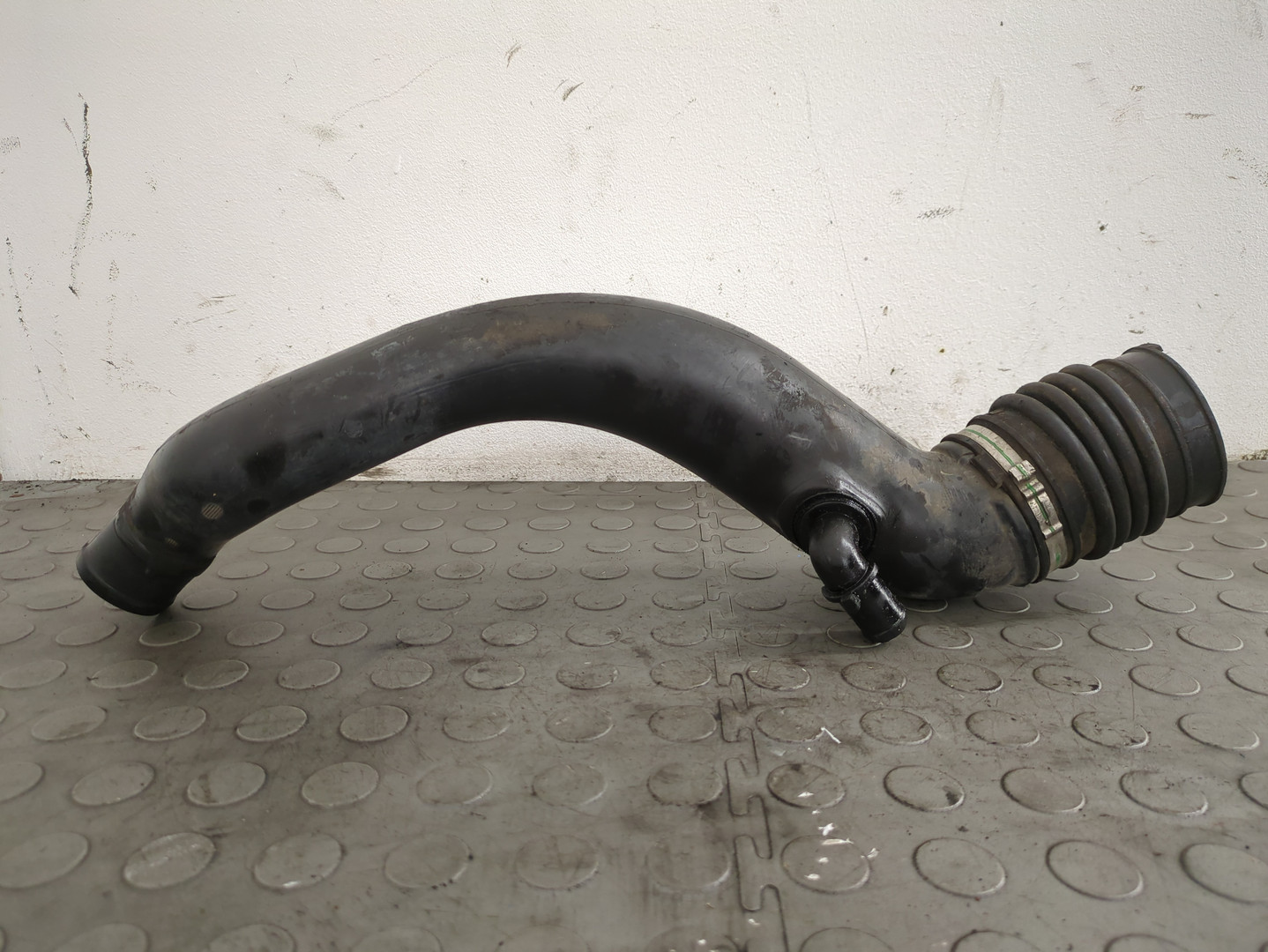 Патрубок воздушного фильтра