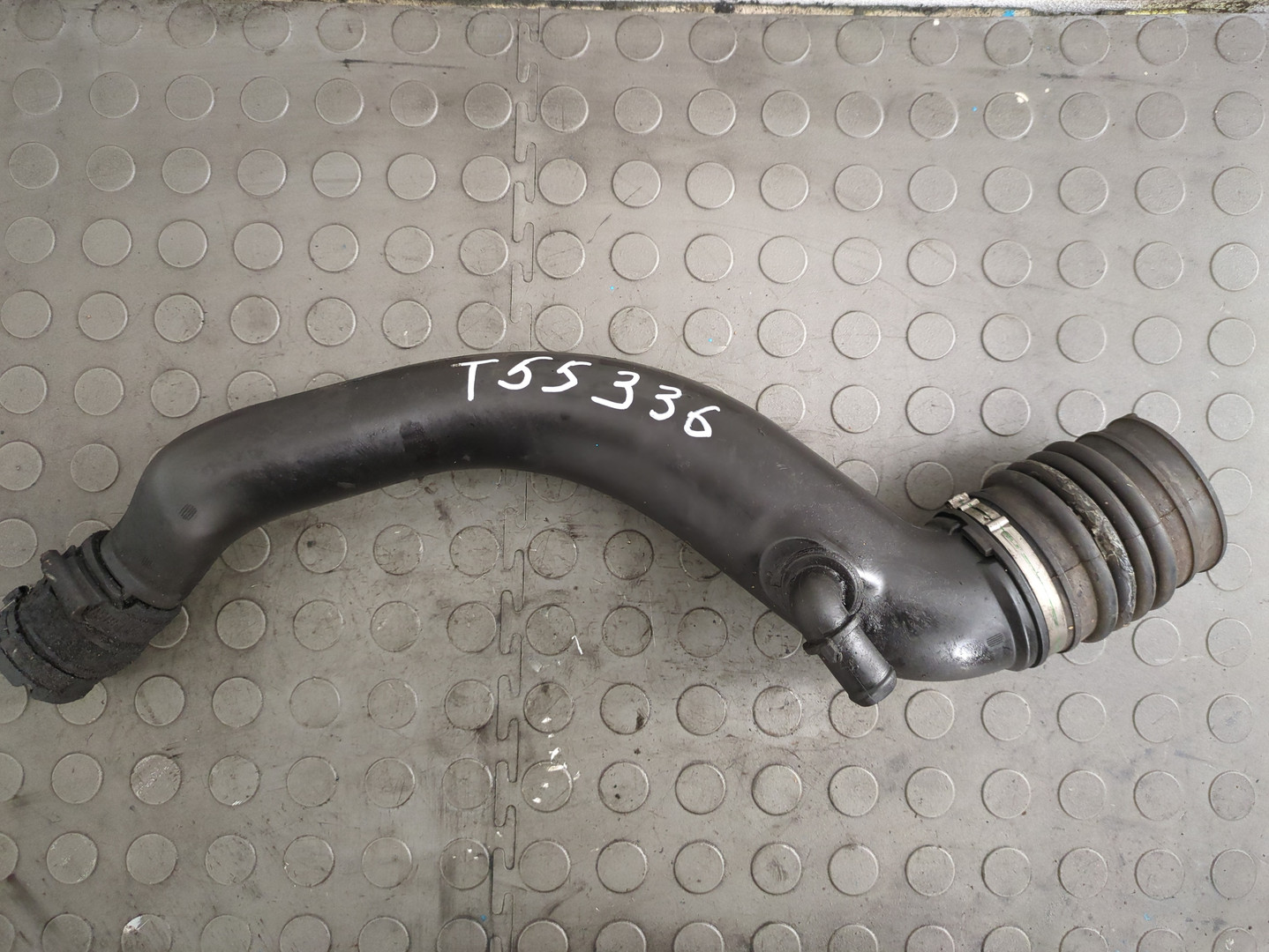 Патрубок воздушного фильтра