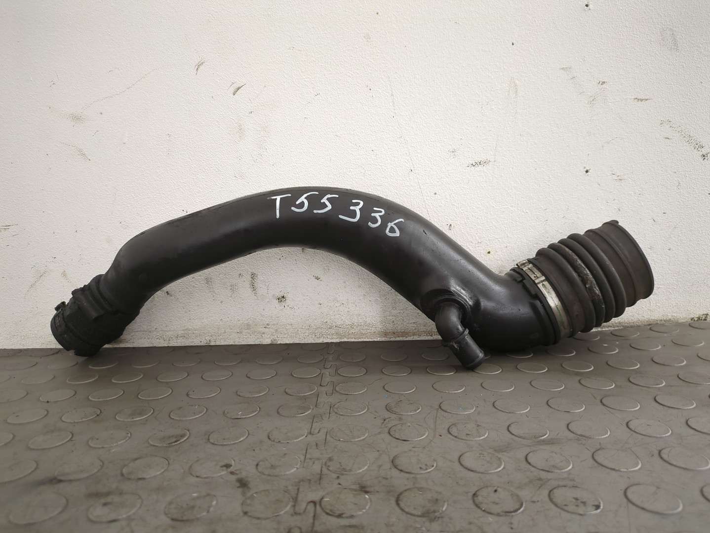 Патрубок воздушного фильтра