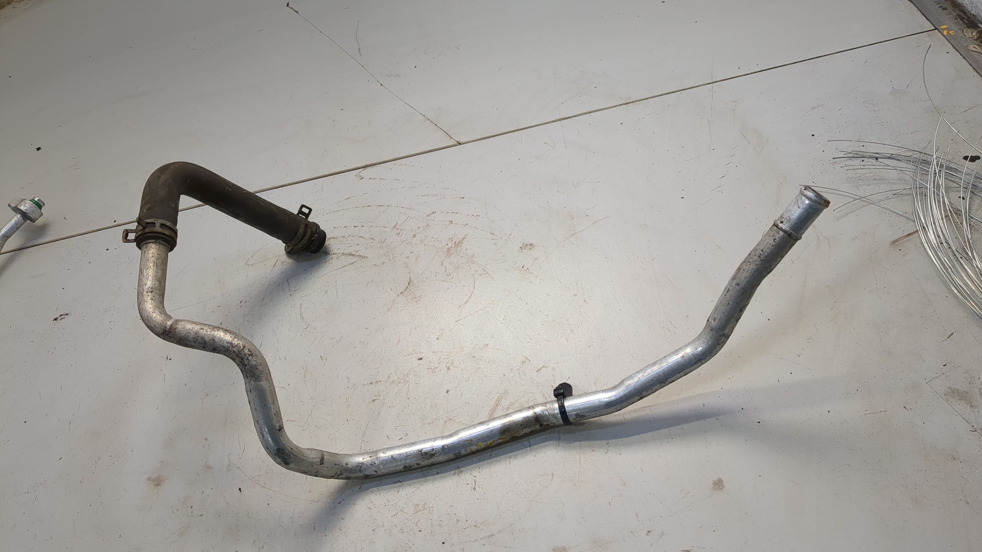 Трубка системы охлаждения