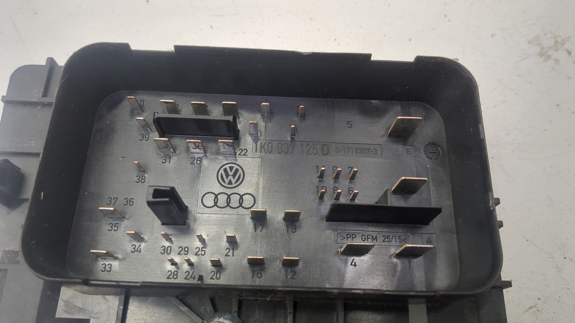 Блок предохранителей