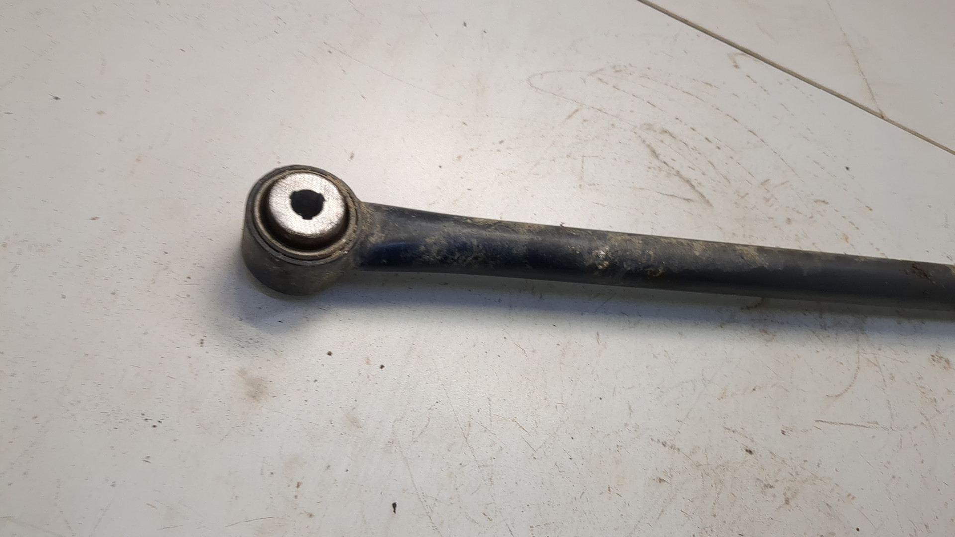 Рычаг задний