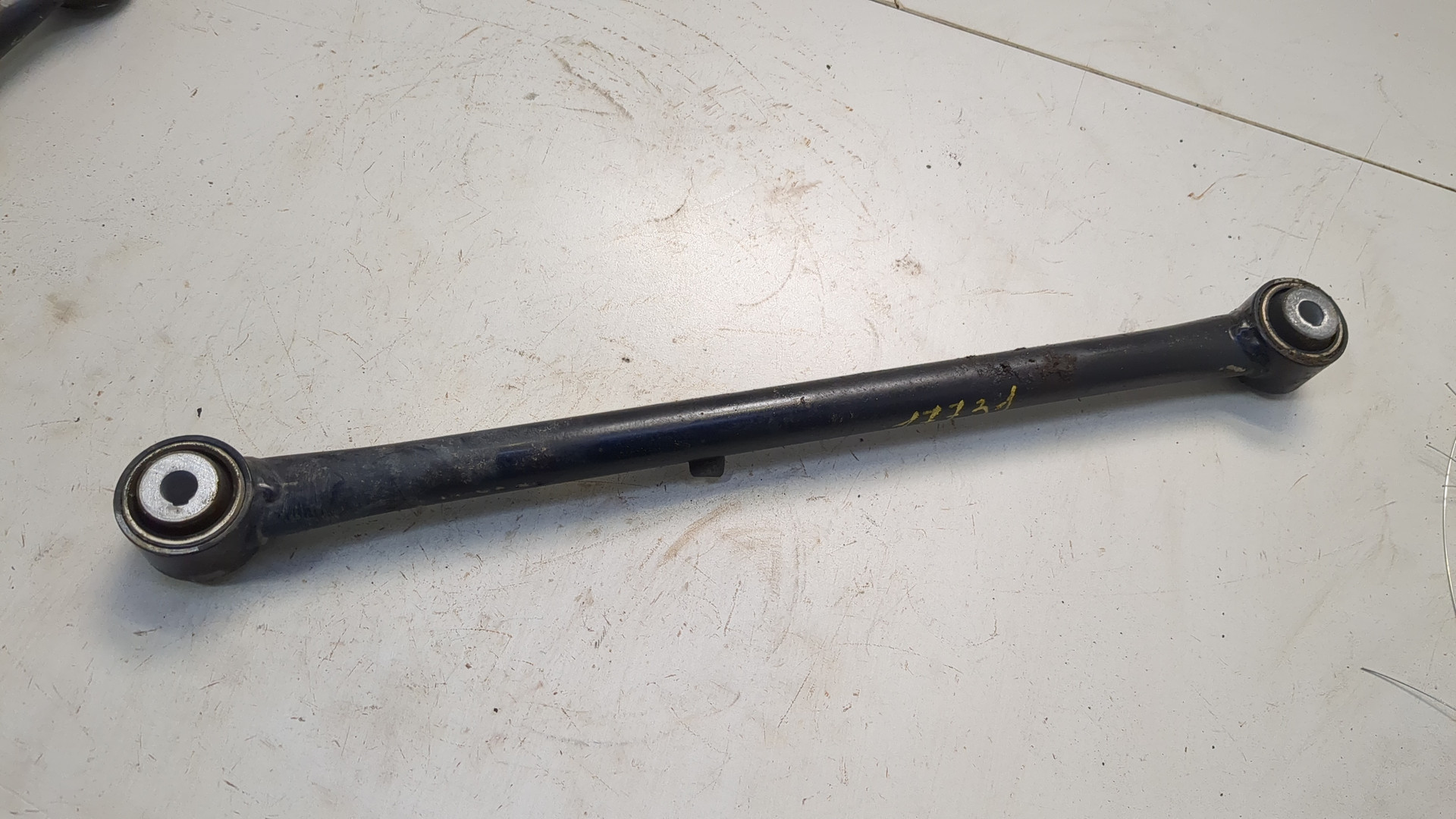 Рычаг задний