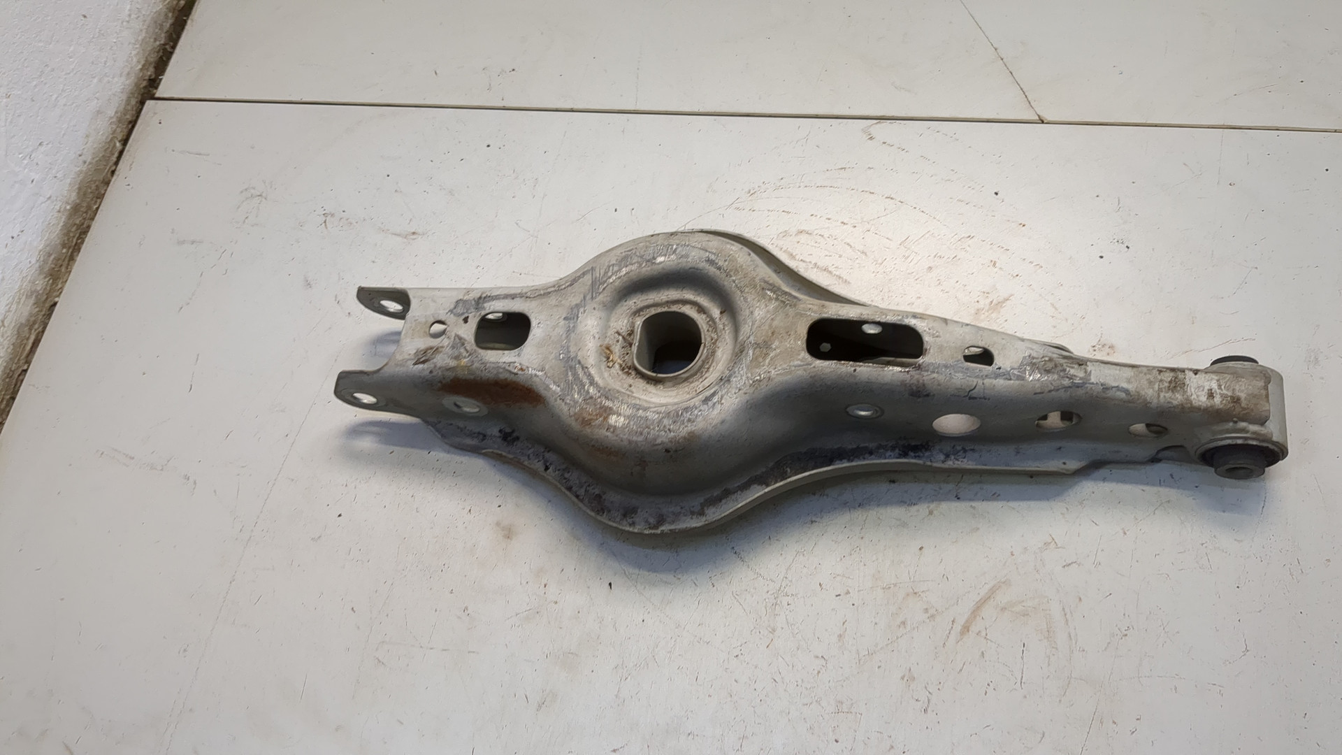 Рычаг задний