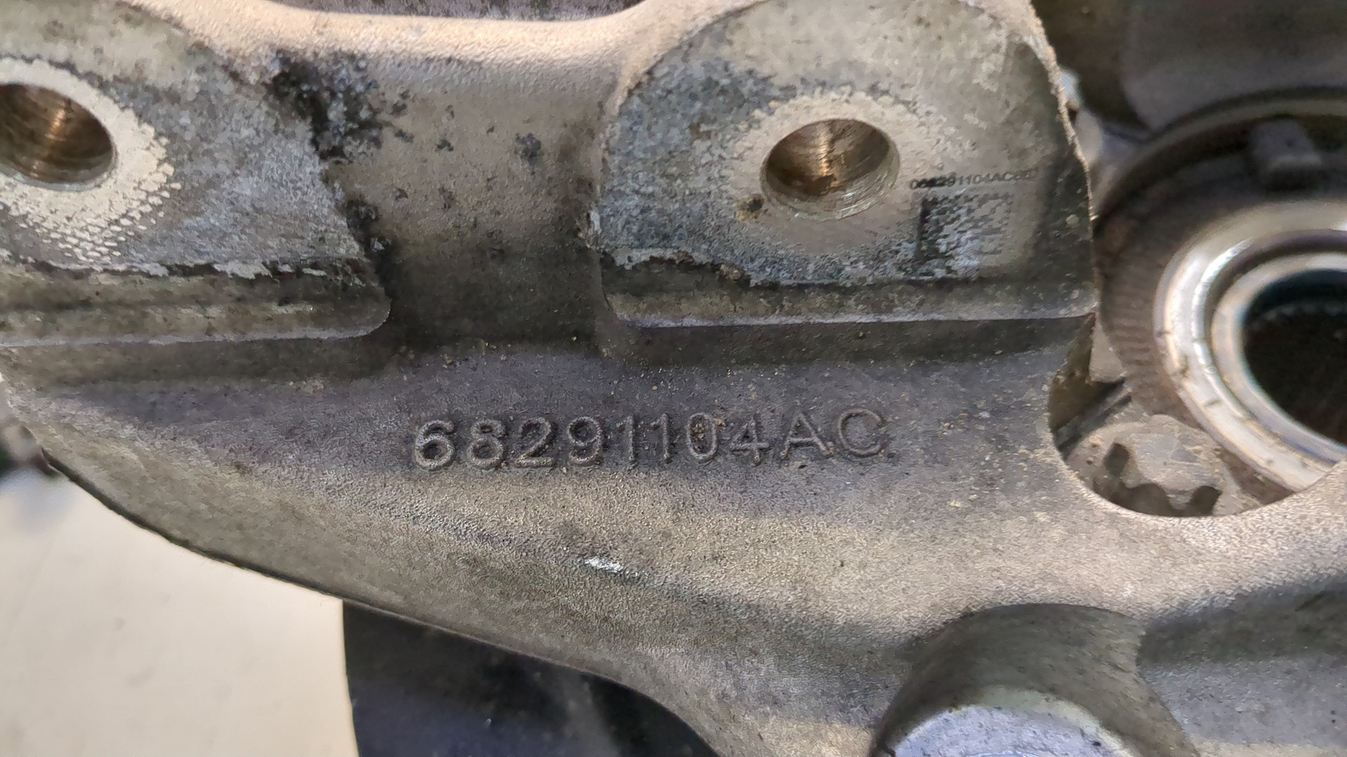 Кулак поворотный задний правый