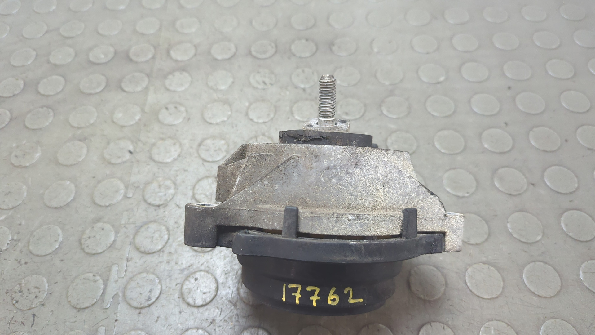 Опора двигателя