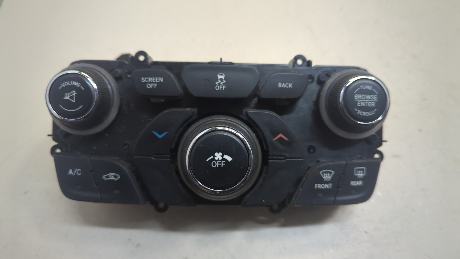 Переключатель отопителя для 200 2010-2016