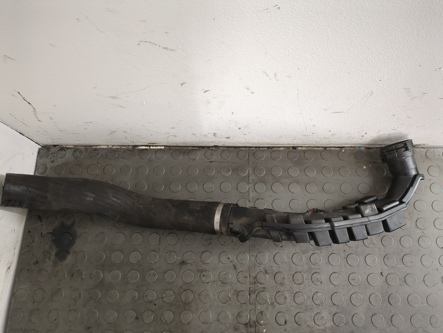 Патрубок воздушного фильтра