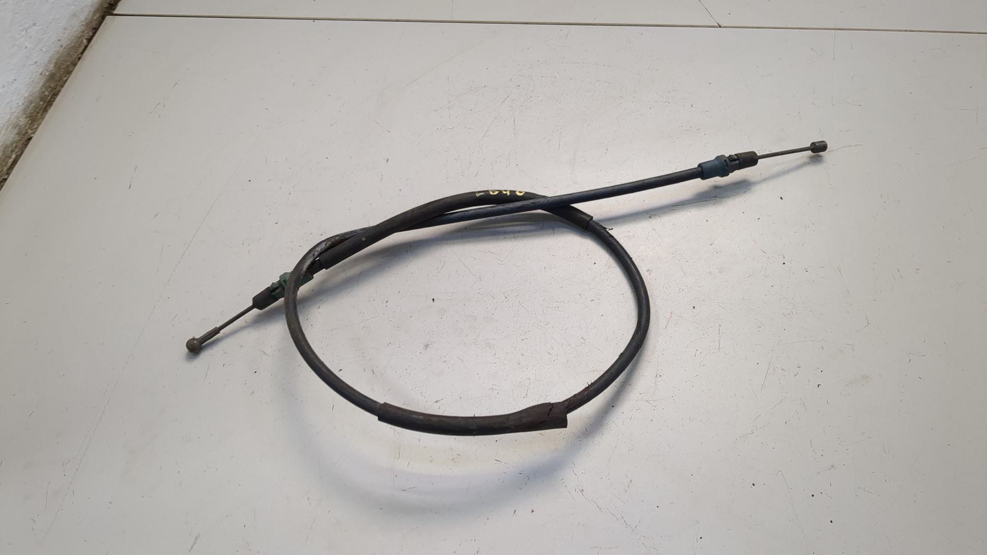 Трос стояночного тормоза