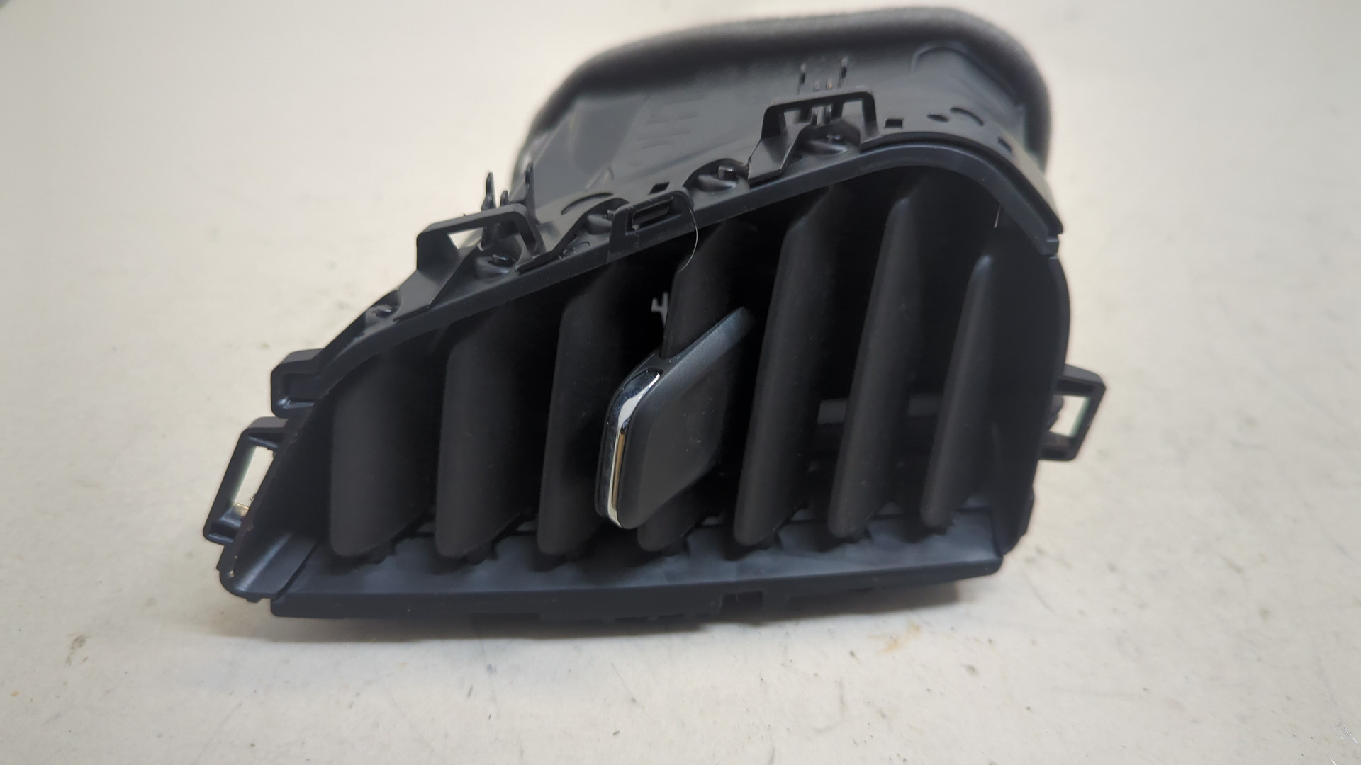 Дефлектор воздушный