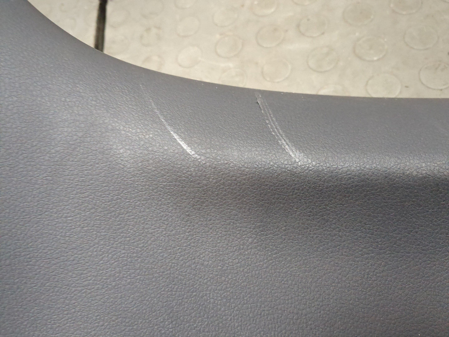 Обшивка двери багажника