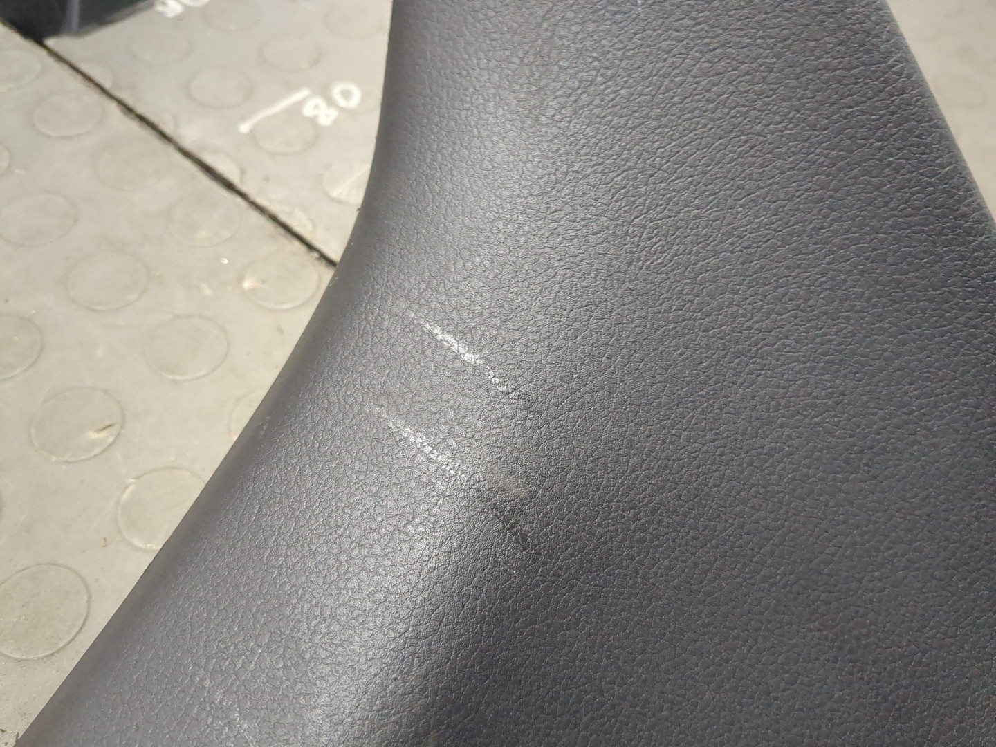 Обшивка двери багажника